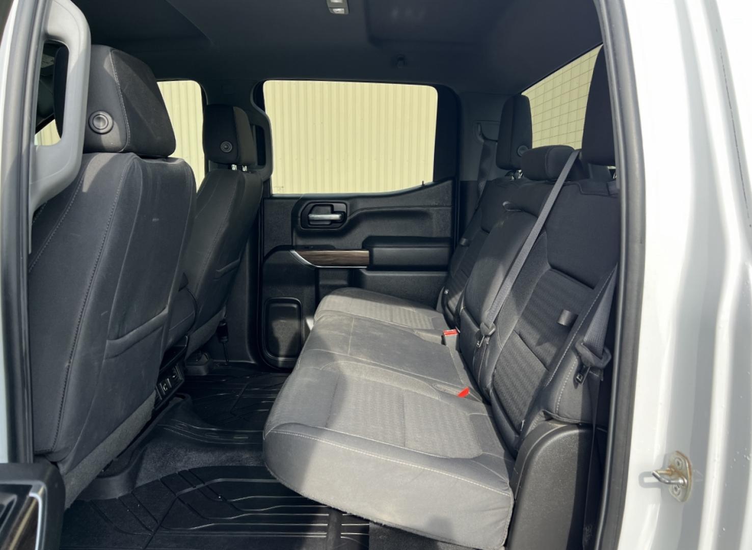 2019 WHITE /Black Cloth Chevrolet Silverado 1500 LT Trail Boss Crew Cab Long Box 4WD (1GCPYFED8KZ) with an 5.3L V8 engine, Automatic transmission, located at 2990 Old Orchard Rd., Jackson, MO, 63755, 37.354214, -89.612106 - We have financing available and we accept trades! Fill out a credit application on our website or come by today! If you have any questions, give us a call at (573) 204-7777 or visit our website at firstautocredit.com. - Photo#7