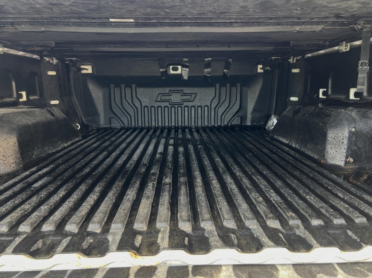 2019 WHITE /Black Cloth Chevrolet Silverado 1500 LT Trail Boss Crew Cab Long Box 4WD (1GCPYFED8KZ) with an 5.3L V8 engine, Automatic transmission, located at 2990 Old Orchard Rd., Jackson, MO, 63755, 37.354214, -89.612106 - We have financing available and we accept trades! Fill out a credit application on our website or come by today! If you have any questions, give us a call at (573) 204-7777 or visit our website at firstautocredit.com. - Photo#11