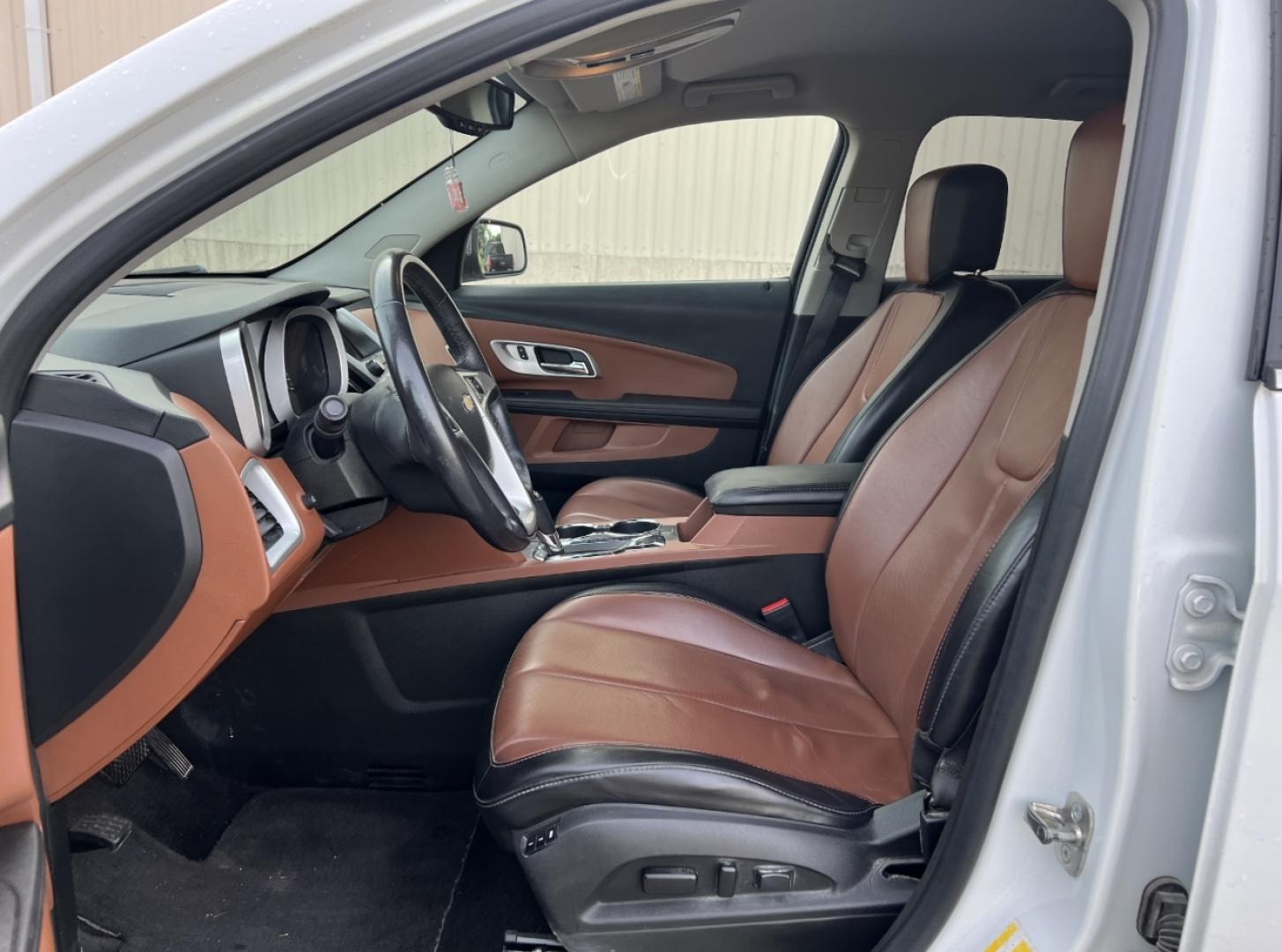 2016 WHITE /Brown Leather Chevrolet Equinox LTZ 2WD (2GNALDEK1G1) with an 2.4L 4 Cyl. engine, Automatic transmission, located at 2990 Old Orchard Rd., Jackson, MO, 63755, 37.354214, -89.612106 - We have financing available and we accept trades! Fill out a credit application on our website or come by today! If you have any questions, give us a call at (573) 204-7777 or visit our website at firstautocredit.com. - Photo#5