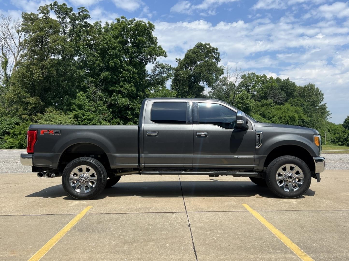 2017 GRAY /Black Leather Ford F-250 SD Lariat (1FT7W2BT0HE) with an 6.7L V8 DIESEL engine, Automatic transmission, located at 506 S. Kingshighway, Cape Girardeau, MO, 63703, (573) 235-5000, 37.294994, -89.556206 - 2017 Ford F-250 Lariat Super Duty 189xxx miles 4x4 6.7L V8 Diesel Automatic Leather Navigation Backup Camera Bluetooth Cruise Power Windows/Locks/Mirrors We have financing available and we accept trades! Fill out a credit application on our website or come by today! If you have any quest - Photo#8
