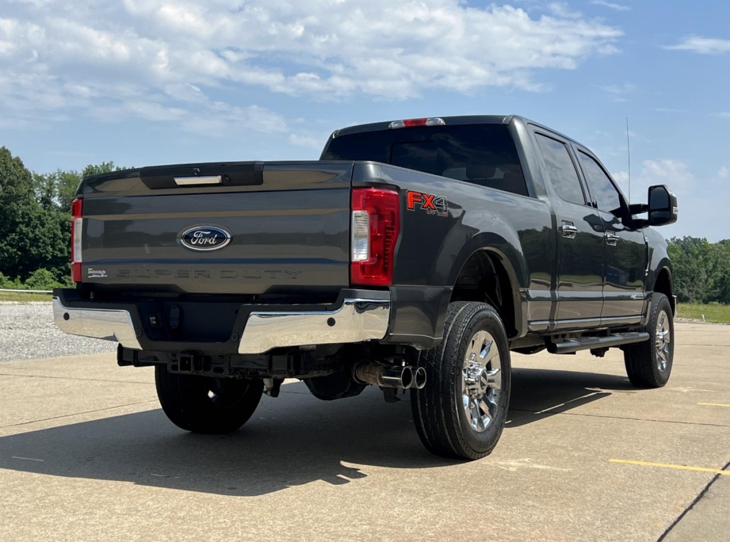 2017 GRAY /Black Leather Ford F-250 SD Lariat (1FT7W2BT0HE) with an 6.7L V8 DIESEL engine, Automatic transmission, located at 506 S. Kingshighway, Cape Girardeau, MO, 63703, (573) 235-5000, 37.294994, -89.556206 - 2017 Ford F-250 Lariat Super Duty 189xxx miles 4x4 6.7L V8 Diesel Automatic Leather Navigation Backup Camera Bluetooth Cruise Power Windows/Locks/Mirrors We have financing available and we accept trades! Fill out a credit application on our website or come by today! If you have any quest - Photo#9
