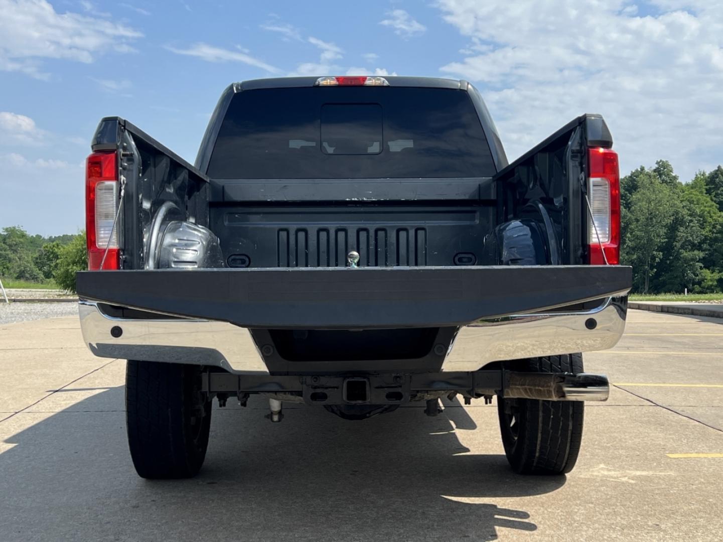 2017 GRAY /Black Leather Ford F-250 SD Lariat (1FT7W2BT0HE) with an 6.7L V8 DIESEL engine, Automatic transmission, located at 506 S. Kingshighway, Cape Girardeau, MO, 63703, (573) 235-5000, 37.294994, -89.556206 - 2017 Ford F-250 Lariat Super Duty 189xxx miles 4x4 6.7L V8 Diesel Automatic Leather Navigation Backup Camera Bluetooth Cruise Power Windows/Locks/Mirrors We have financing available and we accept trades! Fill out a credit application on our website or come by today! If you have any quest - Photo#19