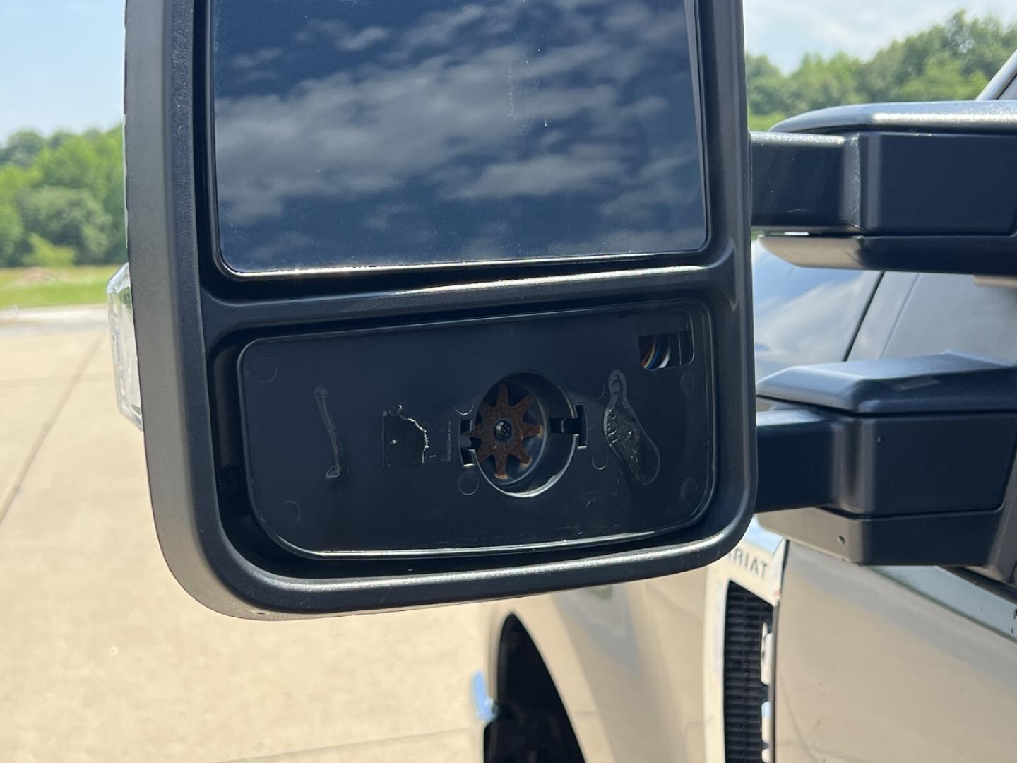 2017 GRAY /Black Leather Ford F-250 SD Lariat (1FT7W2BT0HE) with an 6.7L V8 DIESEL engine, Automatic transmission, located at 506 S. Kingshighway, Cape Girardeau, MO, 63703, (573) 235-5000, 37.294994, -89.556206 - 2017 Ford F-250 Lariat Super Duty 189xxx miles 4x4 6.7L V8 Diesel Automatic Leather Navigation Backup Camera Bluetooth Cruise Power Windows/Locks/Mirrors We have financing available and we accept trades! Fill out a credit application on our website or come by today! If you have any quest - Photo#51