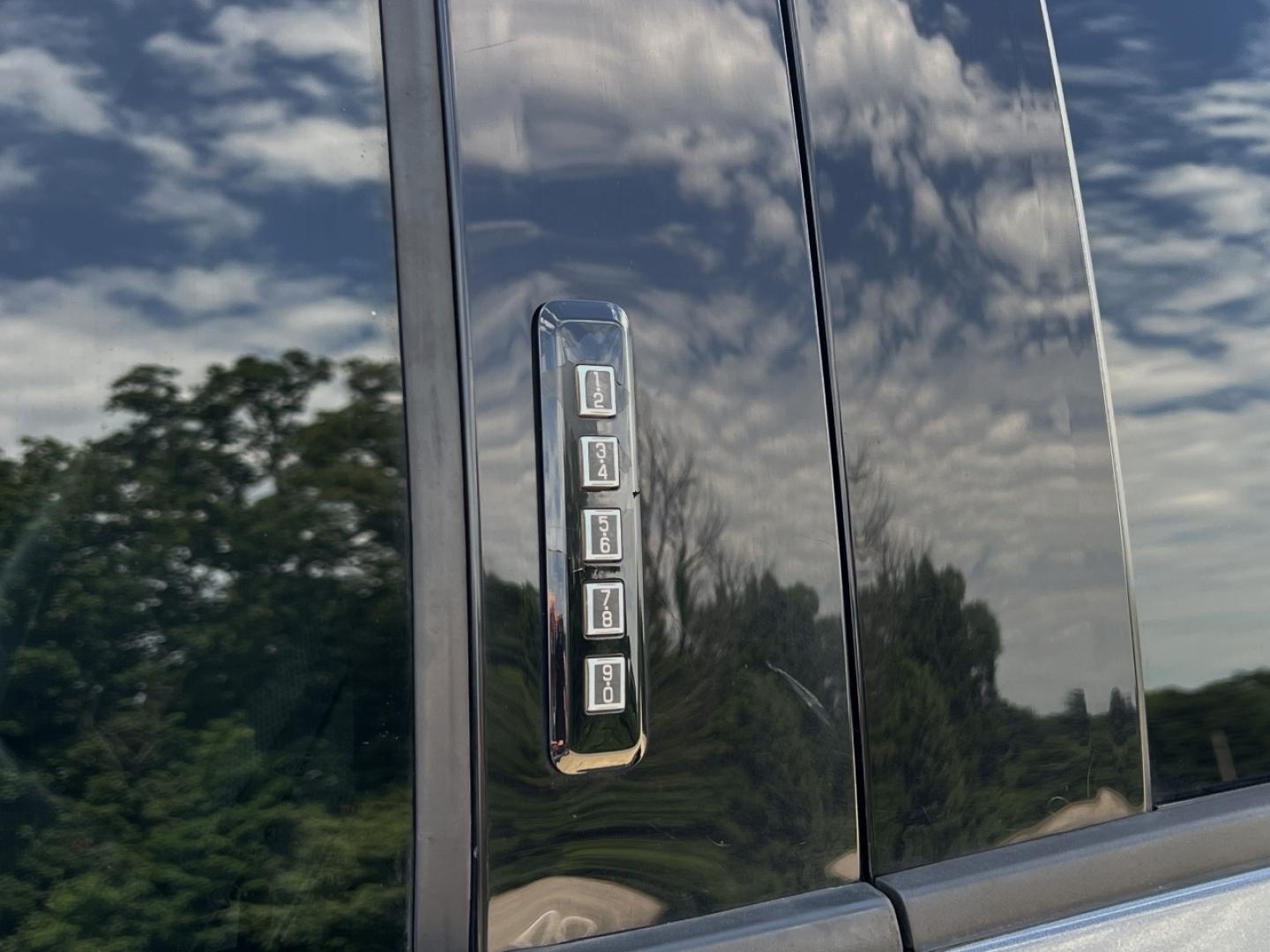2017 GRAY /Black Leather Ford F-250 SD Lariat (1FT7W2BT0HE) with an 6.7L V8 DIESEL engine, Automatic transmission, located at 506 S. Kingshighway, Cape Girardeau, MO, 63703, (573) 235-5000, 37.294994, -89.556206 - 2017 Ford F-250 Lariat Super Duty 189xxx miles 4x4 6.7L V8 Diesel Automatic Leather Navigation Backup Camera Bluetooth Cruise Power Windows/Locks/Mirrors We have financing available and we accept trades! Fill out a credit application on our website or come by today! If you have any quest - Photo#34