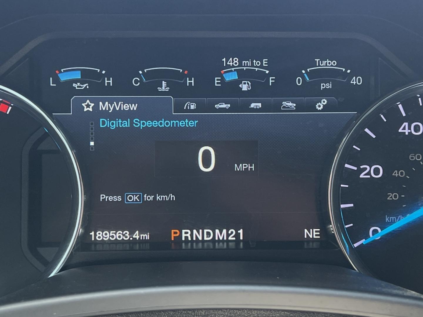 2017 GRAY /Black Leather Ford F-250 SD Lariat (1FT7W2BT0HE) with an 6.7L V8 DIESEL engine, Automatic transmission, located at 506 S. Kingshighway, Cape Girardeau, MO, 63703, (573) 235-5000, 37.294994, -89.556206 - 2017 Ford F-250 Lariat Super Duty 189xxx miles 4x4 6.7L V8 Diesel Automatic Leather Navigation Backup Camera Bluetooth Cruise Power Windows/Locks/Mirrors We have financing available and we accept trades! Fill out a credit application on our website or come by today! If you have any quest - Photo#21
