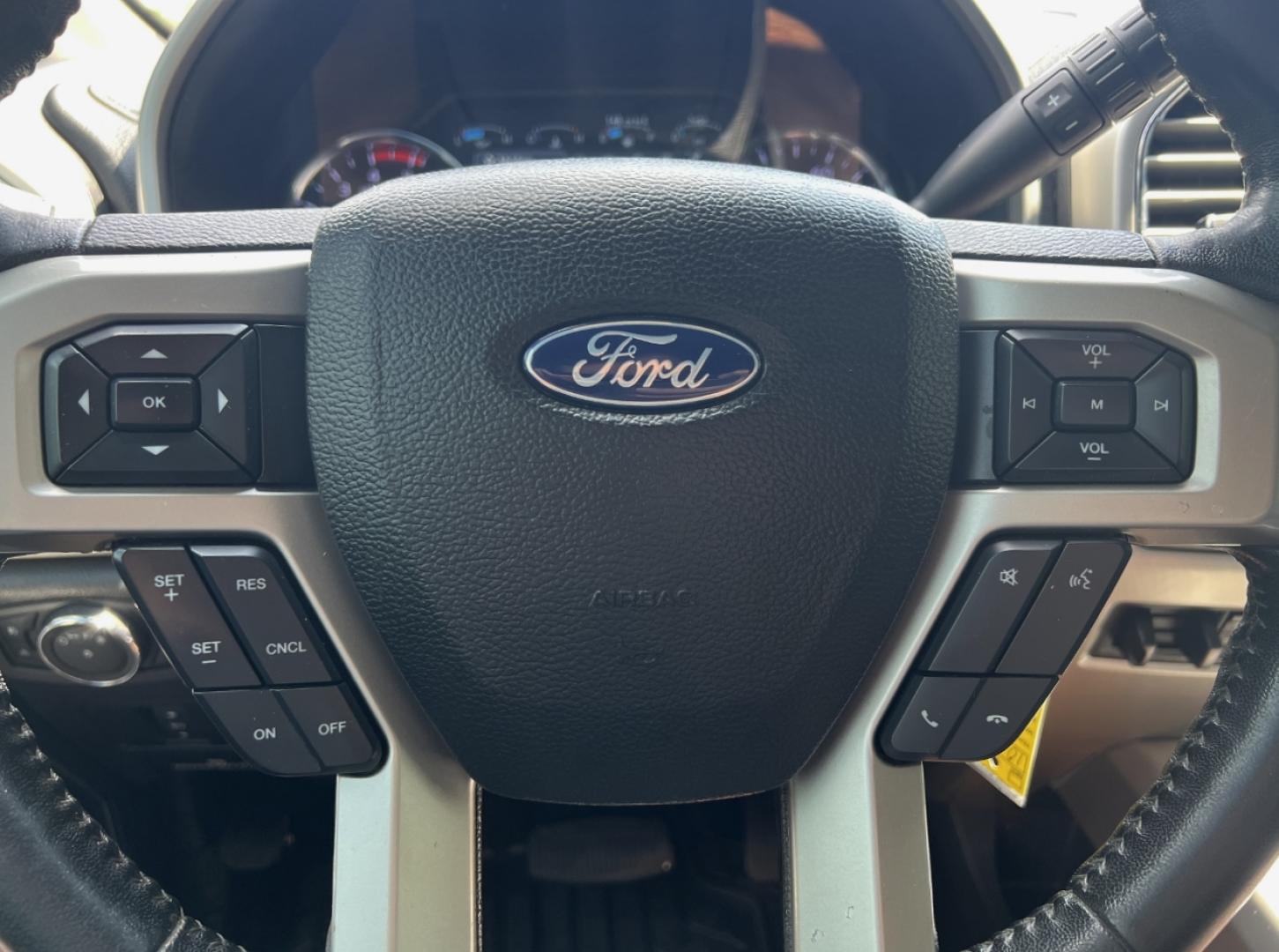 2017 GRAY /Black Leather Ford F-250 SD Lariat (1FT7W2BT0HE) with an 6.7L V8 DIESEL engine, Automatic transmission, located at 506 S. Kingshighway, Cape Girardeau, MO, 63703, (573) 235-5000, 37.294994, -89.556206 - 2017 Ford F-250 Lariat Super Duty 189xxx miles 4x4 6.7L V8 Diesel Automatic Leather Navigation Backup Camera Bluetooth Cruise Power Windows/Locks/Mirrors We have financing available and we accept trades! Fill out a credit application on our website or come by today! If you have any quest - Photo#22
