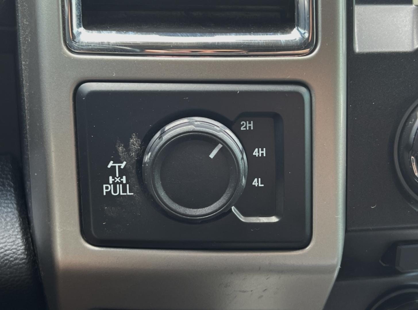 2017 GRAY /Black Leather Ford F-250 SD Lariat (1FT7W2BT0HE) with an 6.7L V8 DIESEL engine, Automatic transmission, located at 506 S. Kingshighway, Cape Girardeau, MO, 63703, (573) 235-5000, 37.294994, -89.556206 - 2017 Ford F-250 Lariat Super Duty 189xxx miles 4x4 6.7L V8 Diesel Automatic Leather Navigation Backup Camera Bluetooth Cruise Power Windows/Locks/Mirrors We have financing available and we accept trades! Fill out a credit application on our website or come by today! If you have any quest - Photo#2