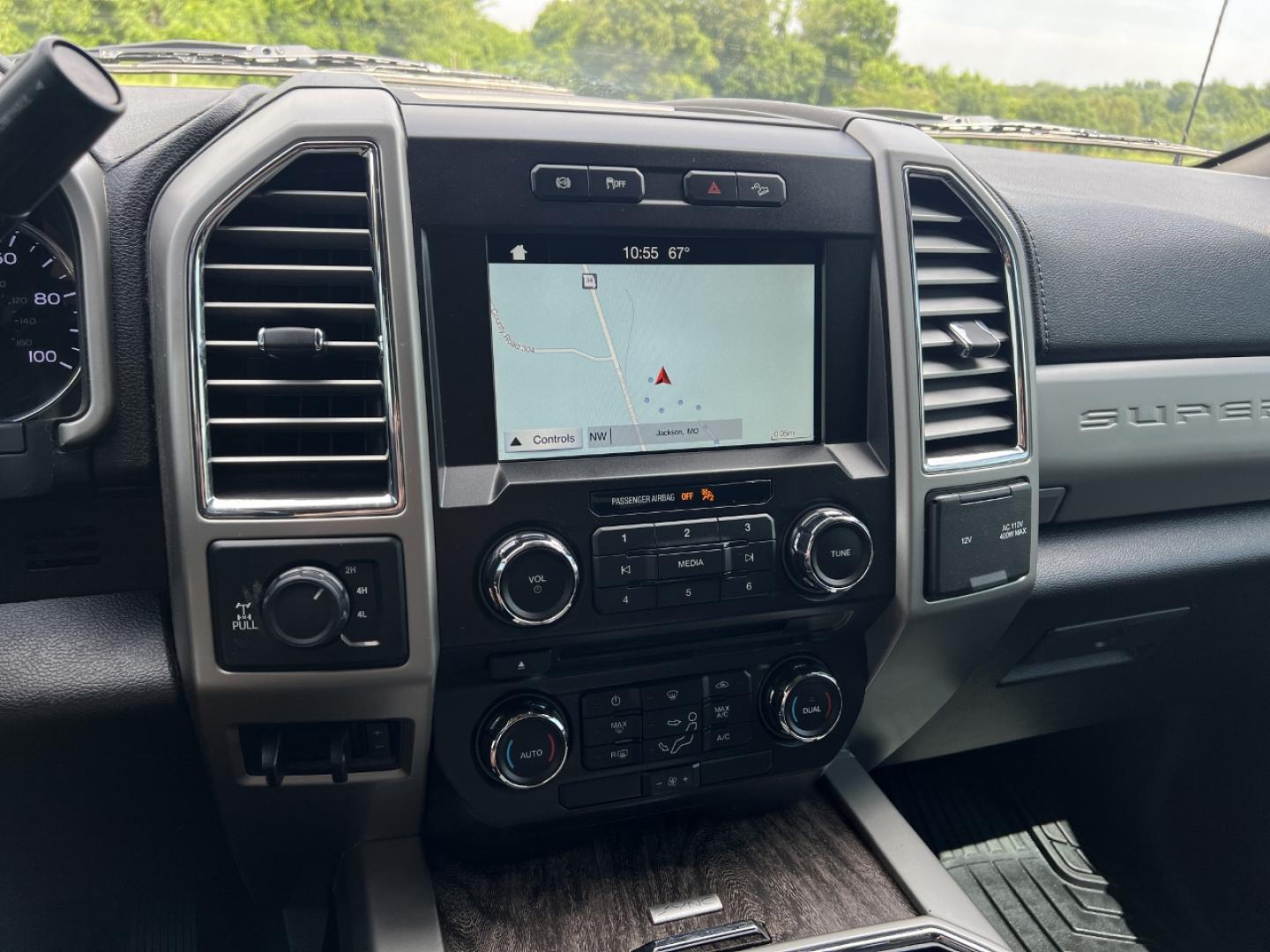 2017 GRAY /Black Leather Ford F-250 SD Lariat (1FT7W2BT0HE) with an 6.7L V8 DIESEL engine, Automatic transmission, located at 506 S. Kingshighway, Cape Girardeau, MO, 63703, (573) 235-5000, 37.294994, -89.556206 - 2017 Ford F-250 Lariat Super Duty 189xxx miles 4x4 6.7L V8 Diesel Automatic Leather Navigation Backup Camera Bluetooth Cruise Power Windows/Locks/Mirrors We have financing available and we accept trades! Fill out a credit application on our website or come by today! If you have any quest - Photo#24