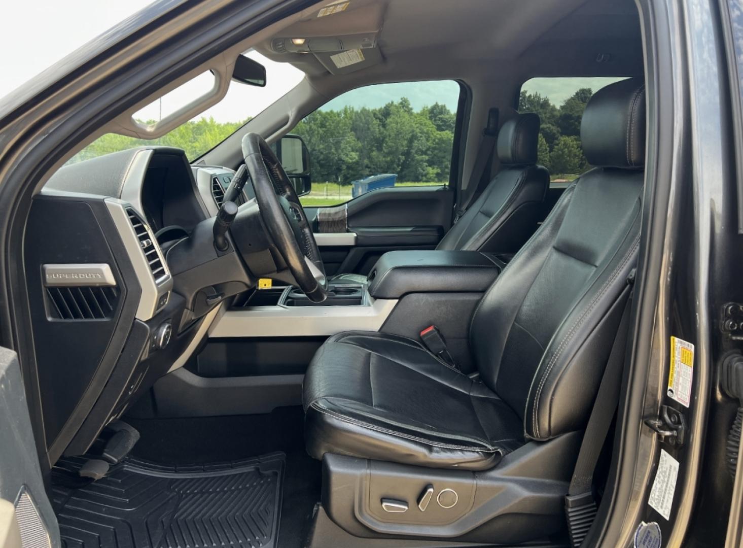 2017 GRAY /Black Leather Ford F-250 SD Lariat (1FT7W2BT0HE) with an 6.7L V8 DIESEL engine, Automatic transmission, located at 506 S. Kingshighway, Cape Girardeau, MO, 63703, (573) 235-5000, 37.294994, -89.556206 - 2017 Ford F-250 Lariat Super Duty 189xxx miles 4x4 6.7L V8 Diesel Automatic Leather Navigation Backup Camera Bluetooth Cruise Power Windows/Locks/Mirrors We have financing available and we accept trades! Fill out a credit application on our website or come by today! If you have any quest - Photo#14