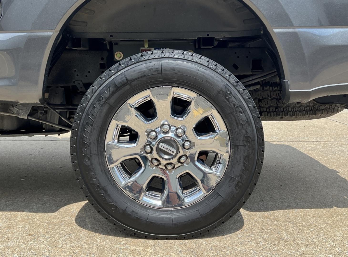 2017 GRAY /Black Leather Ford F-250 SD Lariat (1FT7W2BT0HE) with an 6.7L V8 DIESEL engine, Automatic transmission, located at 506 S. Kingshighway, Cape Girardeau, MO, 63703, (573) 235-5000, 37.294994, -89.556206 - 2017 Ford F-250 Lariat Super Duty 189xxx miles 4x4 6.7L V8 Diesel Automatic Leather Navigation Backup Camera Bluetooth Cruise Power Windows/Locks/Mirrors We have financing available and we accept trades! Fill out a credit application on our website or come by today! If you have any quest - Photo#39