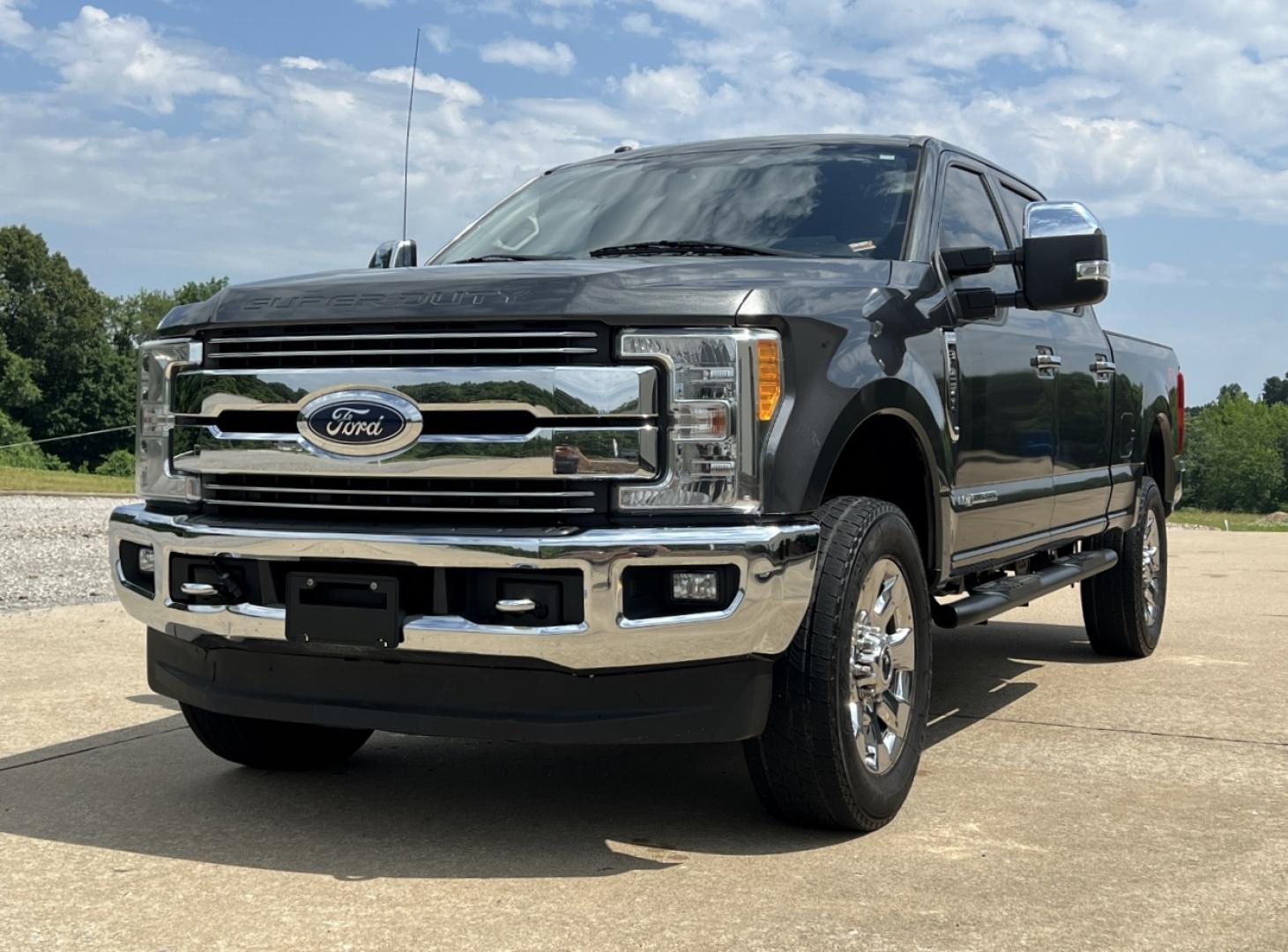 2017 GRAY /Black Leather Ford F-250 SD Lariat (1FT7W2BT0HE) with an 6.7L V8 DIESEL engine, Automatic transmission, located at 506 S. Kingshighway, Cape Girardeau, MO, 63703, (573) 235-5000, 37.294994, -89.556206 - 2017 Ford F-250 Lariat Super Duty 189xxx miles 4x4 6.7L V8 Diesel Automatic Leather Navigation Backup Camera Bluetooth Cruise Power Windows/Locks/Mirrors We have financing available and we accept trades! Fill out a credit application on our website or come by today! If you have any quest - Photo#6