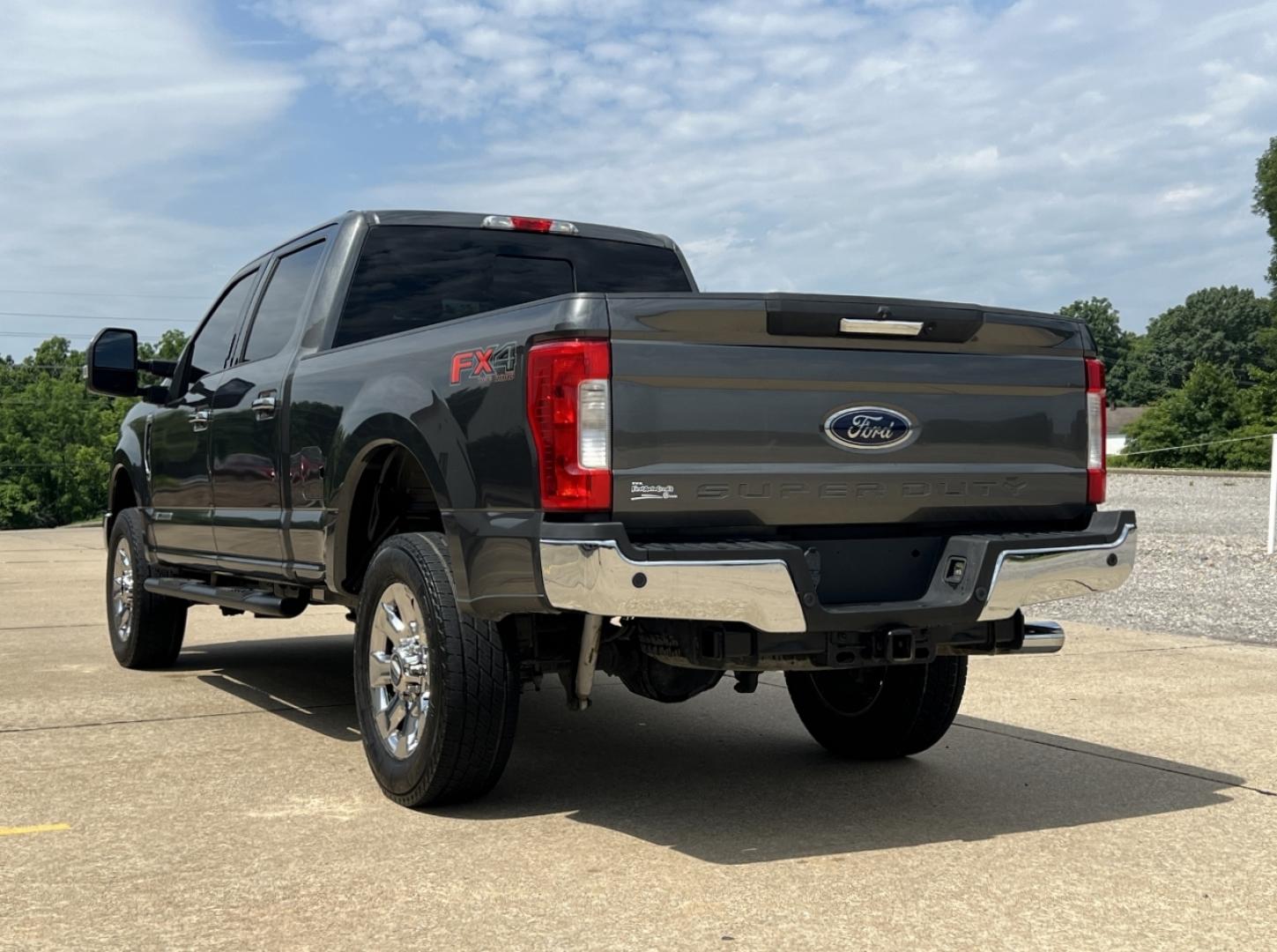2017 GRAY /Black Leather Ford F-250 SD Lariat (1FT7W2BT0HE) with an 6.7L V8 DIESEL engine, Automatic transmission, located at 506 S. Kingshighway, Cape Girardeau, MO, 63703, (573) 235-5000, 37.294994, -89.556206 - 2017 Ford F-250 Lariat Super Duty 189xxx miles 4x4 6.7L V8 Diesel Automatic Leather Navigation Backup Camera Bluetooth Cruise Power Windows/Locks/Mirrors We have financing available and we accept trades! Fill out a credit application on our website or come by today! If you have any quest - Photo#10