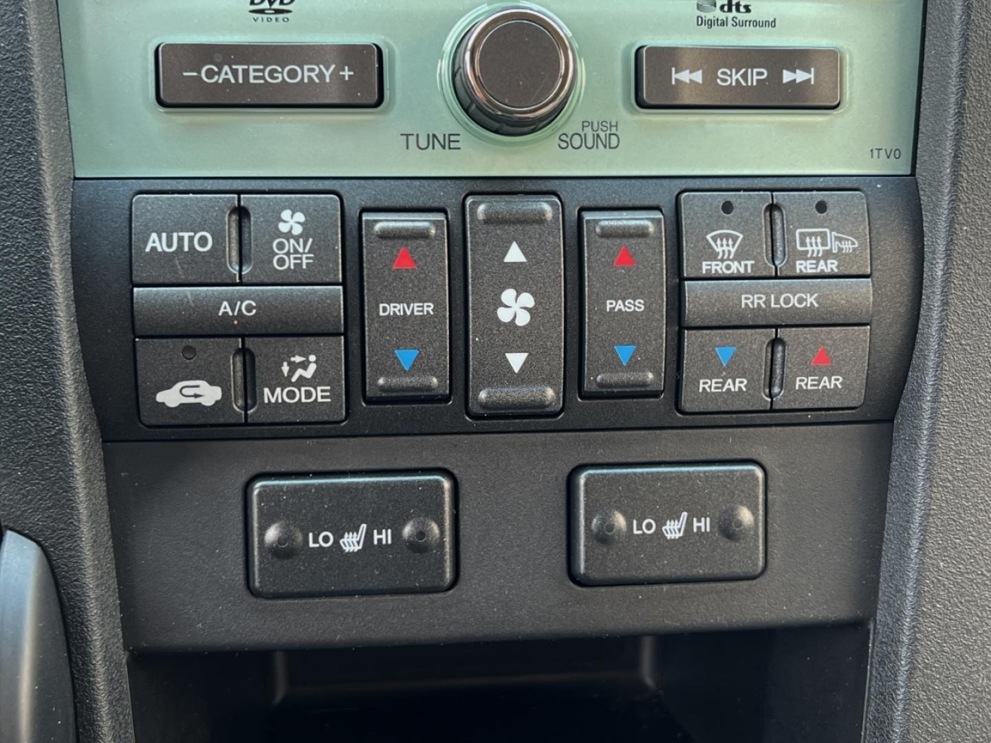 2011 WHITE /Gray Leather Honda Pilot Touring 4WD (5FNYF4H95BB) with an 3.5L V6 engine, Automatic transmission, located at 2990 Old Orchard Rd., Jackson, MO, 63755, 37.354214, -89.612106 - 2011 Honda Pilot Touring Local 1-Owner 168xxx miles All Wheel Drive 3.5L V6 Automatic Leather 3rd Row Rear Entertainment Navigation Power/Heated Seats Backup Camera Sunroof Cruise Power Windows/Locks/Mirrors We have financing available and we accept trades! Fill out a credit applicati - Photo#5