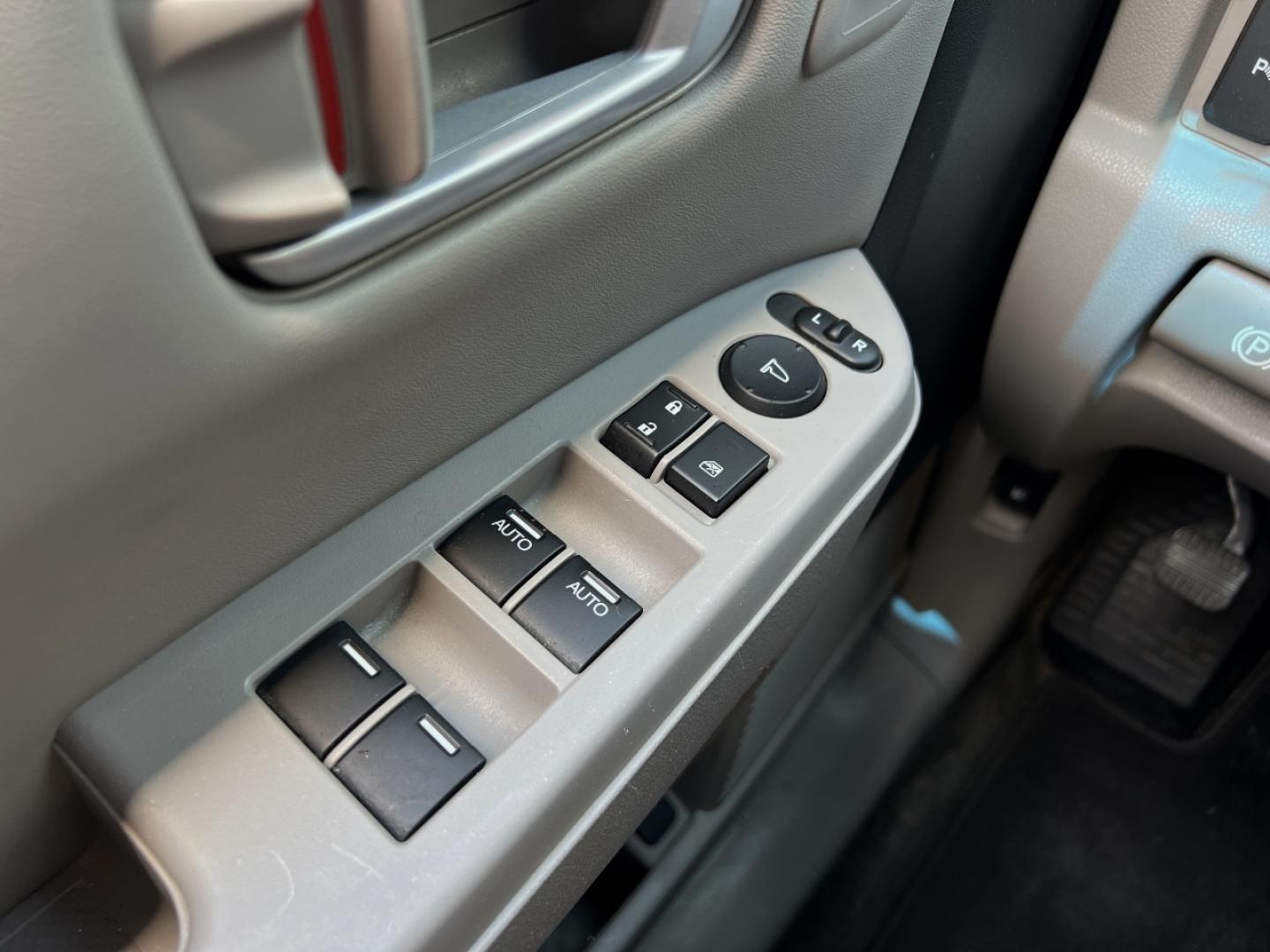 2011 WHITE /Gray Leather Honda Pilot Touring 4WD (5FNYF4H95BB) with an 3.5L V6 engine, Automatic transmission, located at 2990 Old Orchard Rd., Jackson, MO, 63755, 37.354214, -89.612106 - 2011 Honda Pilot Touring Local 1-Owner 168xxx miles All Wheel Drive 3.5L V6 Automatic Leather 3rd Row Rear Entertainment Navigation Power/Heated Seats Backup Camera Sunroof Cruise Power Windows/Locks/Mirrors We have financing available and we accept trades! Fill out a credit applicati - Photo#32