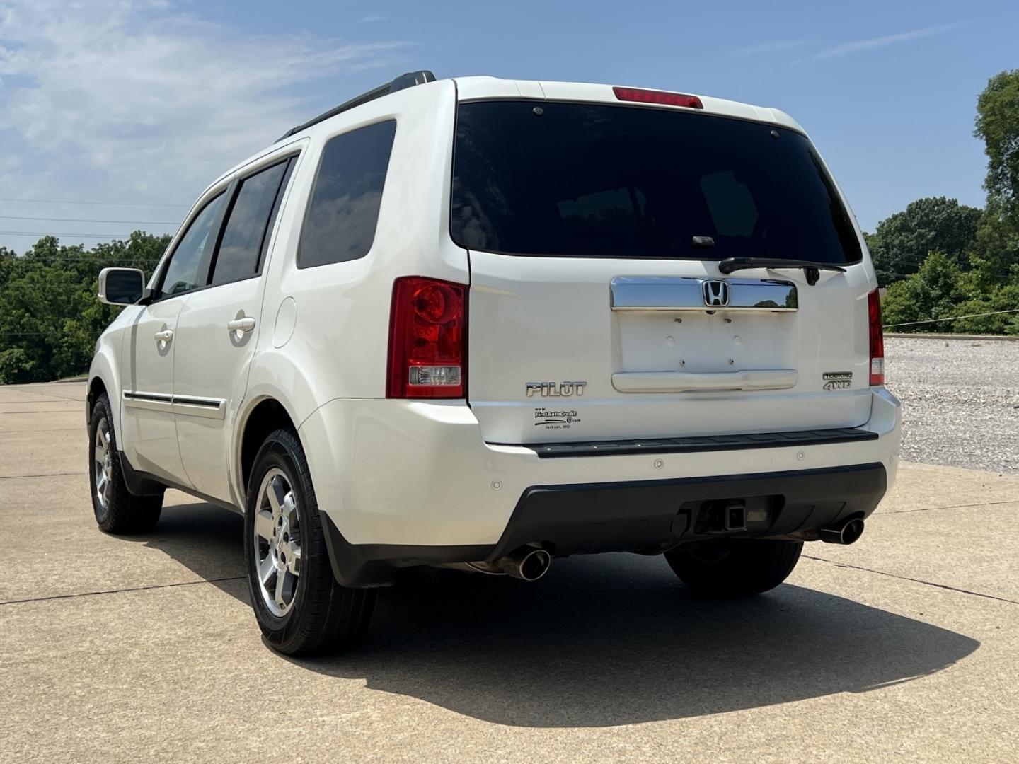 2011 WHITE /Gray Leather Honda Pilot Touring 4WD (5FNYF4H95BB) with an 3.5L V6 engine, Automatic transmission, located at 2990 Old Orchard Rd., Jackson, MO, 63755, 37.354214, -89.612106 - 2011 Honda Pilot Touring Local 1-Owner 168xxx miles All Wheel Drive 3.5L V6 Automatic Leather 3rd Row Rear Entertainment Navigation Power/Heated Seats Backup Camera Sunroof Cruise Power Windows/Locks/Mirrors We have financing available and we accept trades! Fill out a credit applicati - Photo#13