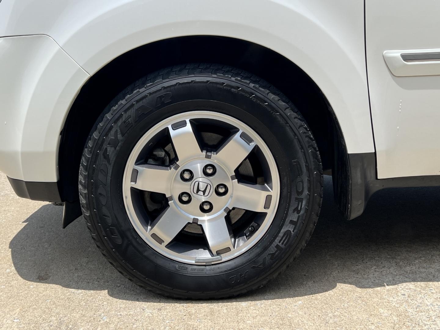 2011 WHITE /Gray Leather Honda Pilot Touring 4WD (5FNYF4H95BB) with an 3.5L V6 engine, Automatic transmission, located at 2990 Old Orchard Rd., Jackson, MO, 63755, 37.354214, -89.612106 - 2011 Honda Pilot Touring Local 1-Owner 168xxx miles All Wheel Drive 3.5L V6 Automatic Leather 3rd Row Rear Entertainment Navigation Power/Heated Seats Backup Camera Sunroof Cruise Power Windows/Locks/Mirrors We have financing available and we accept trades! Fill out a credit applicati - Photo#42