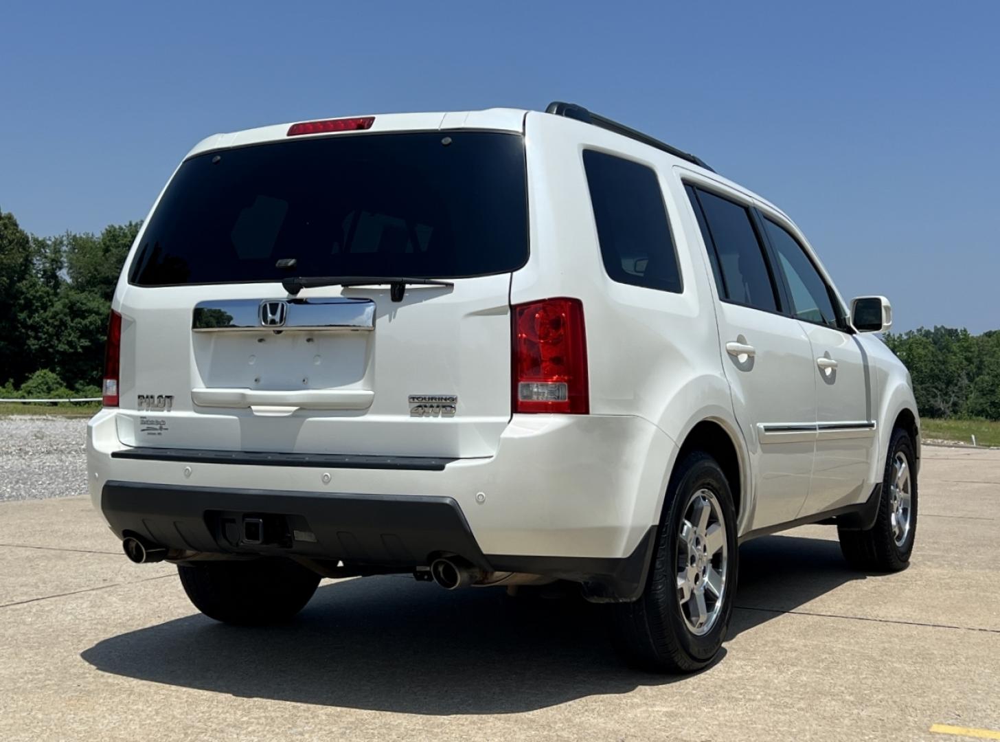 2011 WHITE /Gray Leather Honda Pilot Touring 4WD (5FNYF4H95BB) with an 3.5L V6 engine, Automatic transmission, located at 2990 Old Orchard Rd., Jackson, MO, 63755, 37.354214, -89.612106 - 2011 Honda Pilot Touring Local 1-Owner 168xxx miles All Wheel Drive 3.5L V6 Automatic Leather 3rd Row Rear Entertainment Navigation Power/Heated Seats Backup Camera Sunroof Cruise Power Windows/Locks/Mirrors We have financing available and we accept trades! Fill out a credit applicati - Photo#12