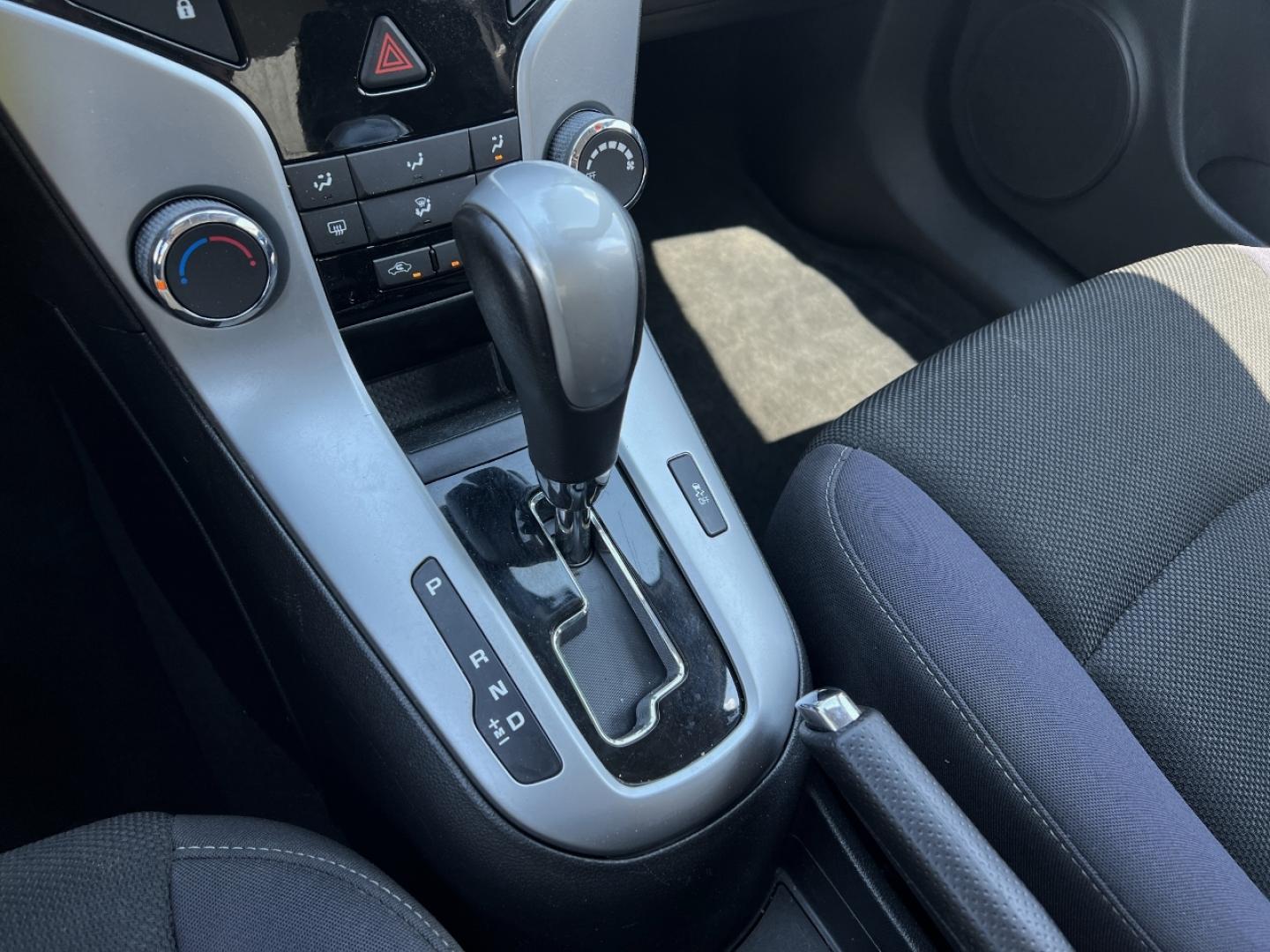 2014 GOLD /Black Cloth Chevrolet Cruze 1LT Auto (1G1PC5SB4E7) with an 1.4L 4 Cyl. Turbo engine, Automatic transmission, located at 2990 Old Orchard Rd., Jackson, MO, 63755, 37.354214, -89.612106 - 2014 Chevrolet Cruze LT Only 78xxx miles Front Wheel Drive 1.4L 4 Cyl. Automatic Power Driver Seat Remote Start Cruise Power Windows/Locks/Mirrors We have financing available and we accept trades! Fill out a credit application on our website or come by today! If you have any questions, giv - Photo#21