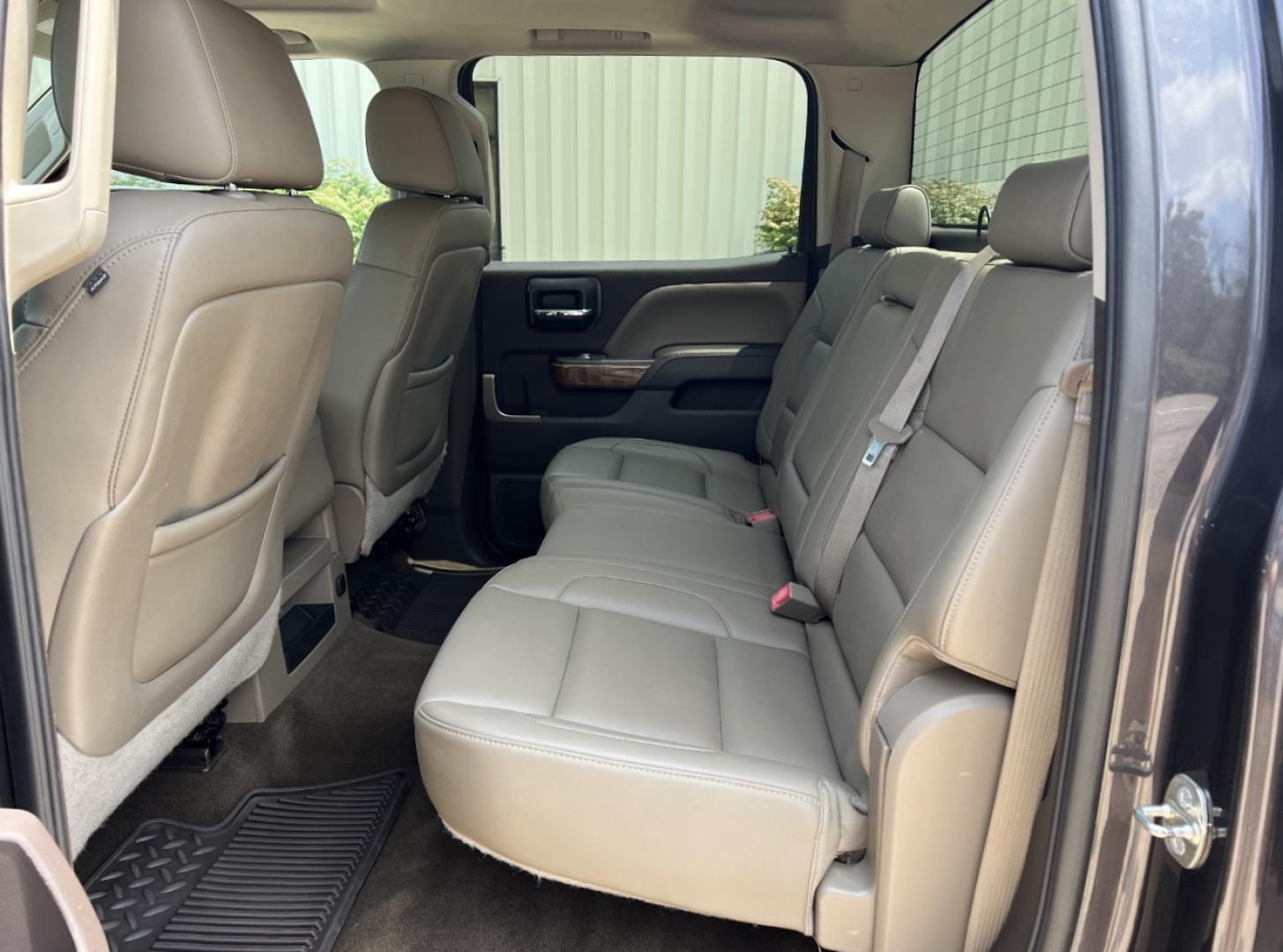 2015 GRAY /Tan Leather GMC Sierra 1500 SLT Crew Cab Long Box 4WD (3GTU2VEC1FG) with an 5.3L V8 engine, Automatic transmission, located at 2990 Old Orchard Rd., Jackson, MO, 63755, 37.354214, -89.612106 - 2015 GMC Sierra 1500 SLT 150xxx miles 4x4 5.3L V8 Automatic Leather Navigation Backup Camera Power/Heated Seats Sunroof Bluetooth Cruise Power Windows/Locks/Mirrors We have financing available and we accept trades! Fill out a credit application on our website or come by today! If you h - Photo#20