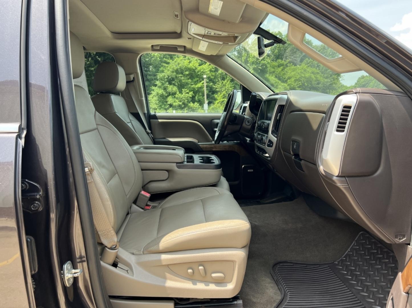 2015 GRAY /Tan Leather GMC Sierra 1500 SLT Crew Cab Long Box 4WD (3GTU2VEC1FG) with an 5.3L V8 engine, Automatic transmission, located at 2990 Old Orchard Rd., Jackson, MO, 63755, 37.354214, -89.612106 - 2015 GMC Sierra 1500 SLT 150xxx miles 4x4 5.3L V8 Automatic Leather Navigation Backup Camera Power/Heated Seats Sunroof Bluetooth Cruise Power Windows/Locks/Mirrors We have financing available and we accept trades! Fill out a credit application on our website or come by today! If you h - Photo#19