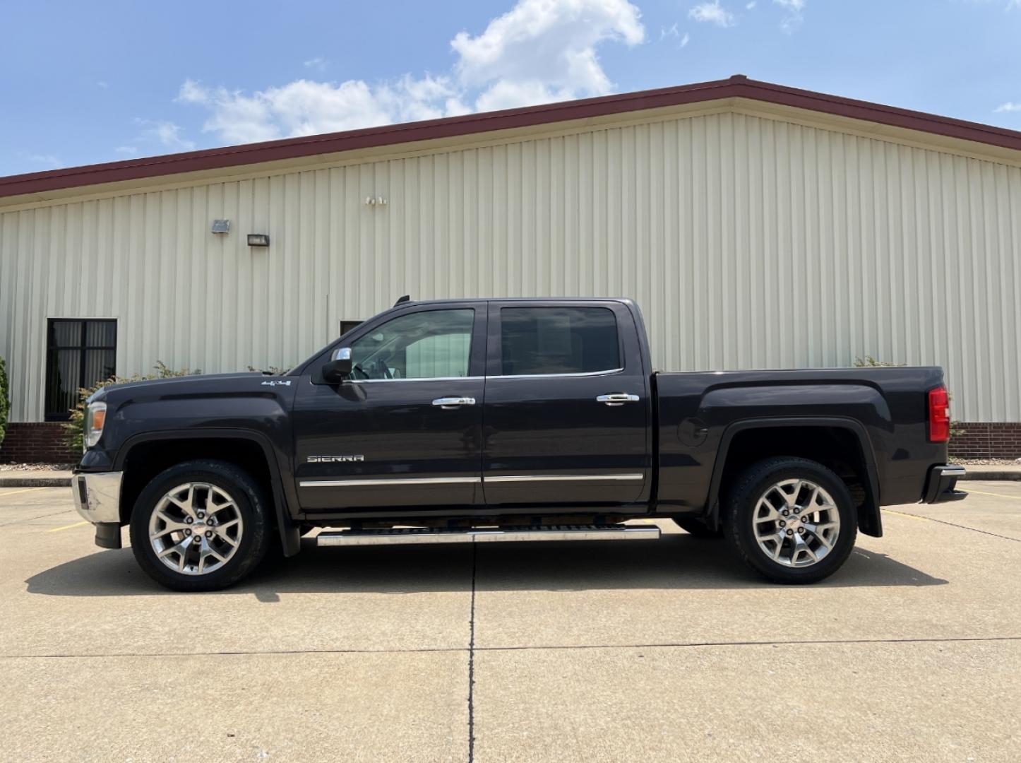 2015 GRAY /Tan Leather GMC Sierra 1500 SLT Crew Cab Long Box 4WD (3GTU2VEC1FG) with an 5.3L V8 engine, Automatic transmission, located at 2990 Old Orchard Rd., Jackson, MO, 63755, 37.354214, -89.612106 - 2015 GMC Sierra 1500 SLT 150xxx miles 4x4 5.3L V8 Automatic Leather Navigation Backup Camera Power/Heated Seats Sunroof Bluetooth Cruise Power Windows/Locks/Mirrors We have financing available and we accept trades! Fill out a credit application on our website or come by today! If you h - Photo#10