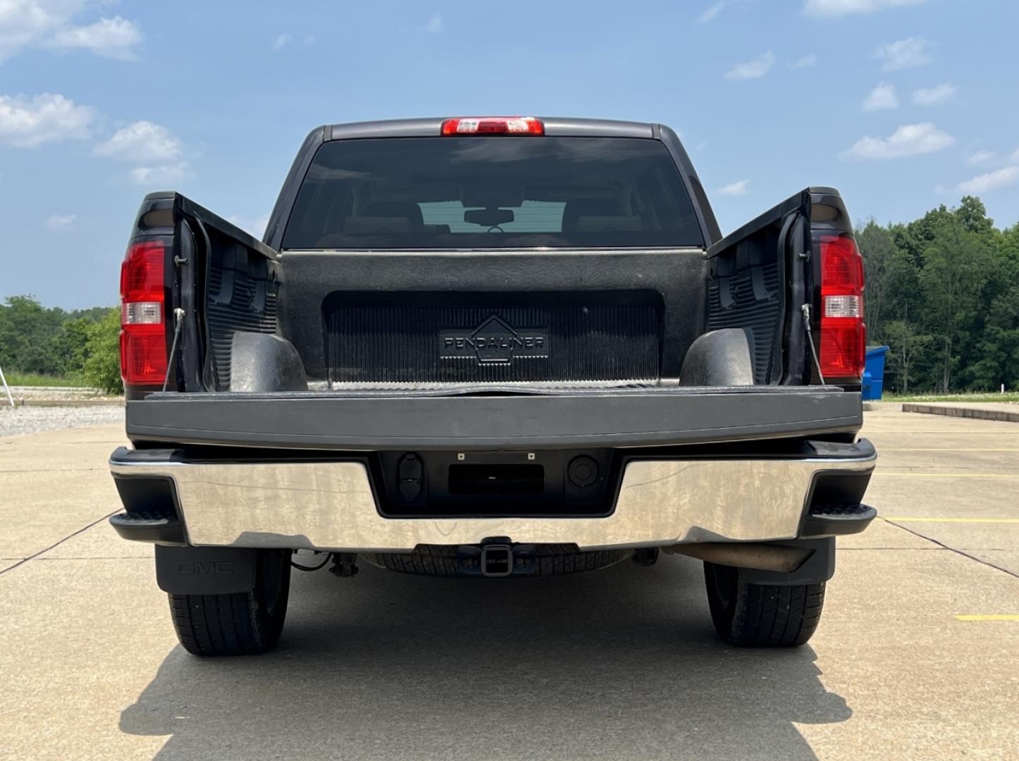 2015 GRAY /Tan Leather GMC Sierra 1500 SLT Crew Cab Long Box 4WD (3GTU2VEC1FG) with an 5.3L V8 engine, Automatic transmission, located at 2990 Old Orchard Rd., Jackson, MO, 63755, 37.354214, -89.612106 - 2015 GMC Sierra 1500 SLT 150xxx miles 4x4 5.3L V8 Automatic Leather Navigation Backup Camera Power/Heated Seats Sunroof Bluetooth Cruise Power Windows/Locks/Mirrors We have financing available and we accept trades! Fill out a credit application on our website or come by today! If you h - Photo#22