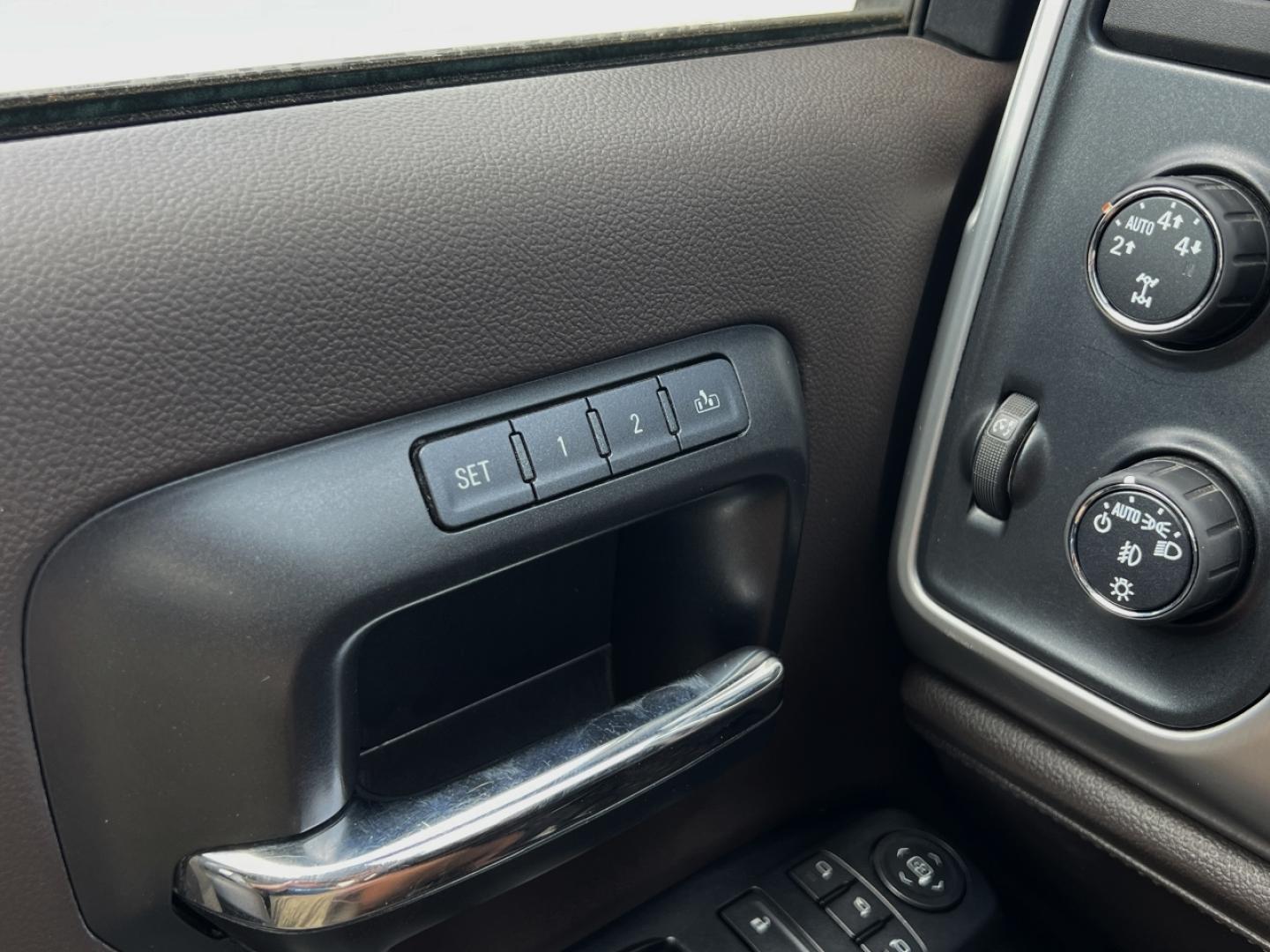 2015 GRAY /Tan Leather GMC Sierra 1500 SLT Crew Cab Long Box 4WD (3GTU2VEC1FG) with an 5.3L V8 engine, Automatic transmission, located at 2990 Old Orchard Rd., Jackson, MO, 63755, 37.354214, -89.612106 - 2015 GMC Sierra 1500 SLT 150xxx miles 4x4 5.3L V8 Automatic Leather Navigation Backup Camera Power/Heated Seats Sunroof Bluetooth Cruise Power Windows/Locks/Mirrors We have financing available and we accept trades! Fill out a credit application on our website or come by today! If you h - Photo#30
