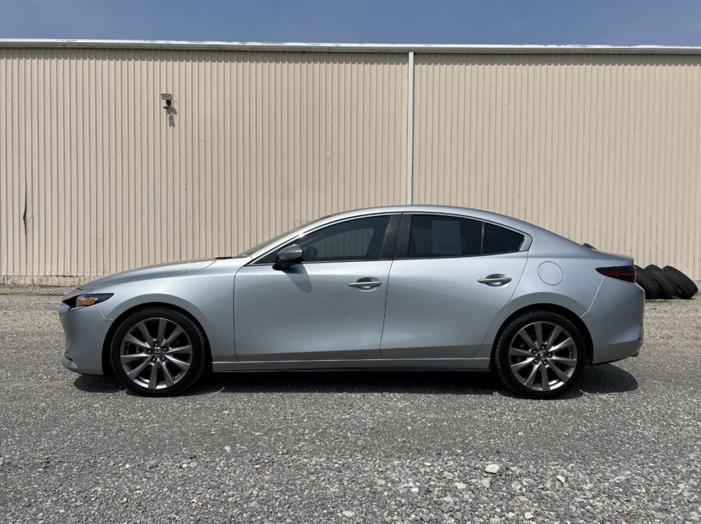 2019 SILVER /Black Leather Mazda MAZDA3 Select (JM1BPBAM9K1) with an 2.5L 4 Cyl. engine, Automatic transmission, located at 2990 Old Orchard Rd., Jackson, MO, 63755, 37.354214, -89.612106 - We have financing available and we accept trades! Fill out a credit application on our website or come by today! If you have any questions, give us a call at (573) 204-7777 or visit our website at firstautocredit.com. - Photo#7