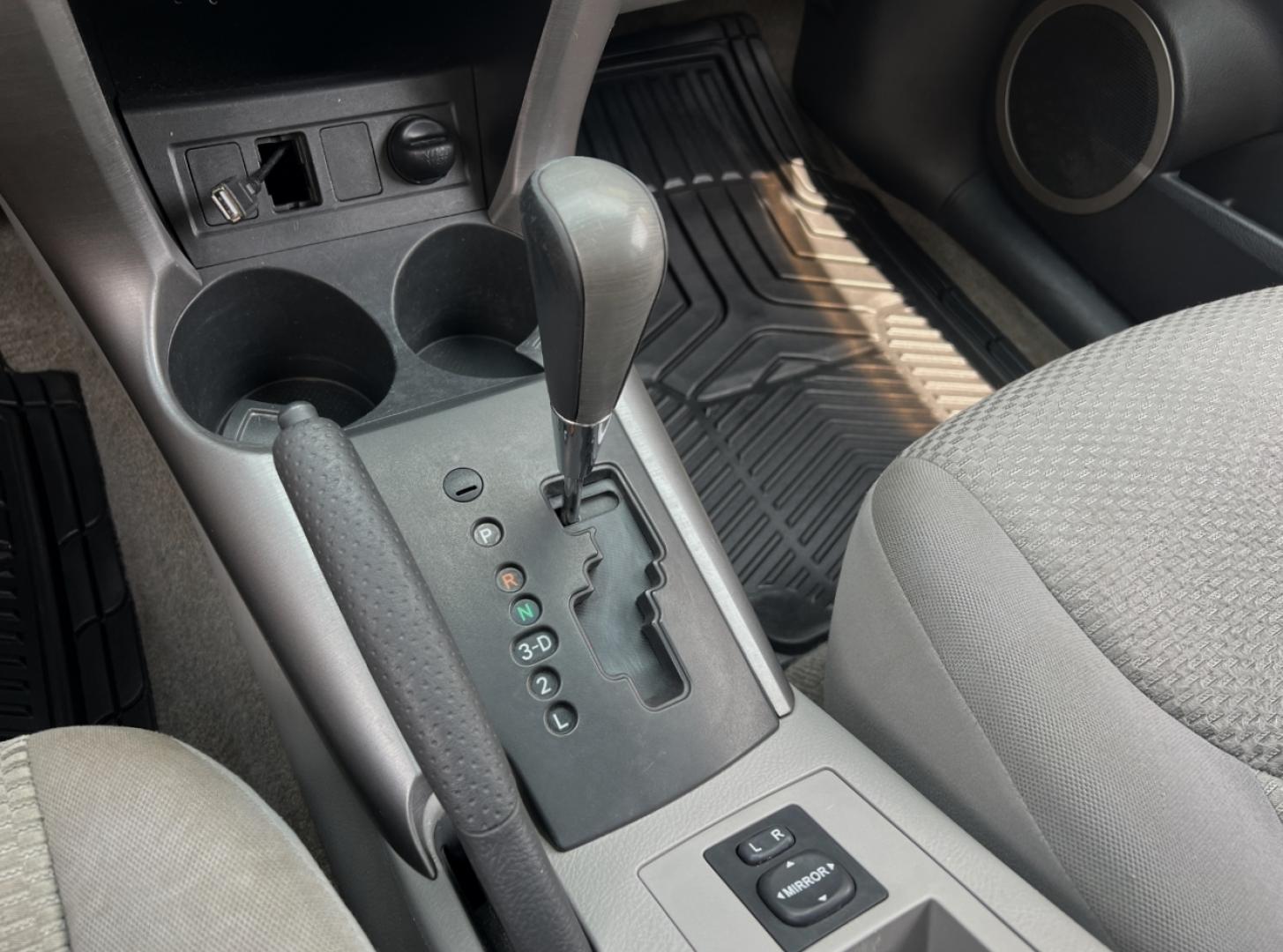 2008 SILVER /Gray Cloth Toyota RAV4 Limited I4 4WD (JTMBD31V386) with an 2.4L 4 Cyl. engine, Automatic transmission, located at 506 S. Kingshighway, Cape Girardeau, MO, 63703, (573) 235-5000, 37.294994, -89.556206 - 2008 Toyota RAV4 Limited 179xxx miles All Wheel Drive 2.4L 4 Cyl. Automatic Navigation Power Driver Seat Bluetooth Cruise Power Windows/Locks/Mirrors We have financing available and we accept trades! Fill out a credit application on our website or come by today! If you have any questions, - Photo#23