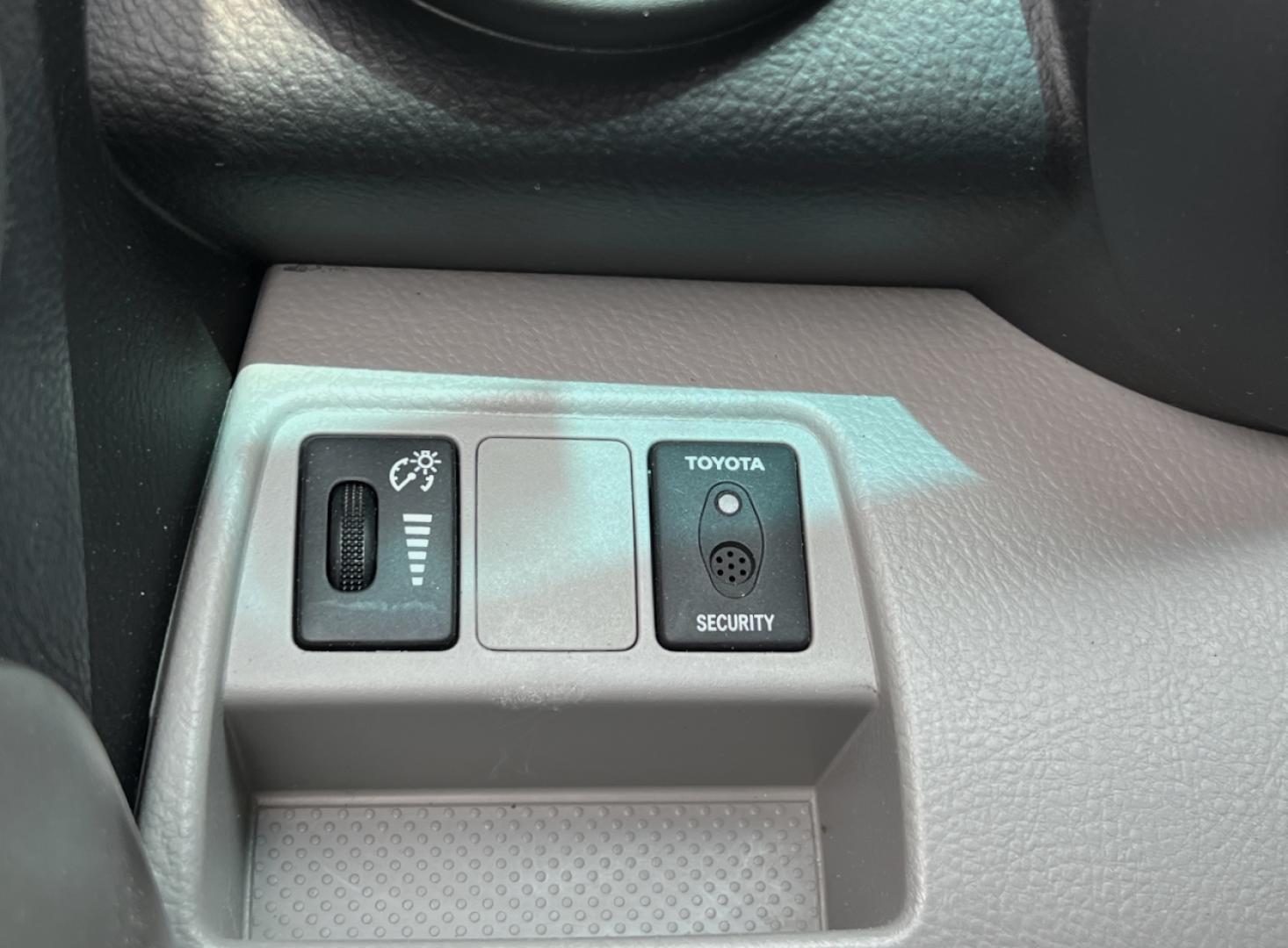 2008 SILVER /Gray Cloth Toyota RAV4 Limited I4 4WD (JTMBD31V386) with an 2.4L 4 Cyl. engine, Automatic transmission, located at 506 S. Kingshighway, Cape Girardeau, MO, 63703, (573) 235-5000, 37.294994, -89.556206 - 2008 Toyota RAV4 Limited 179xxx miles All Wheel Drive 2.4L 4 Cyl. Automatic Navigation Power Driver Seat Bluetooth Cruise Power Windows/Locks/Mirrors We have financing available and we accept trades! Fill out a credit application on our website or come by today! If you have any questions, - Photo#29