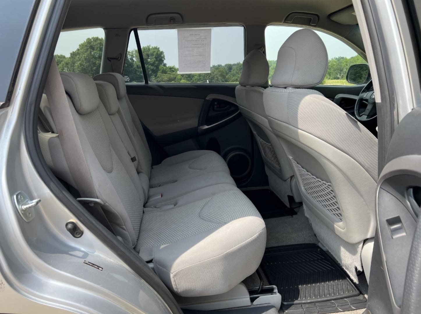 2008 SILVER /Gray Cloth Toyota RAV4 Limited I4 4WD (JTMBD31V386) with an 2.4L 4 Cyl. engine, Automatic transmission, located at 506 S. Kingshighway, Cape Girardeau, MO, 63703, (573) 235-5000, 37.294994, -89.556206 - 2008 Toyota RAV4 Limited 179xxx miles All Wheel Drive 2.4L 4 Cyl. Automatic Navigation Power Driver Seat Bluetooth Cruise Power Windows/Locks/Mirrors We have financing available and we accept trades! Fill out a credit application on our website or come by today! If you have any questions, - Photo#17