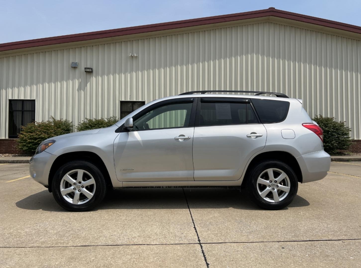 2008 SILVER /Gray Cloth Toyota RAV4 Limited I4 4WD (JTMBD31V386) with an 2.4L 4 Cyl. engine, Automatic transmission, located at 506 S. Kingshighway, Cape Girardeau, MO, 63703, (573) 235-5000, 37.294994, -89.556206 - 2008 Toyota RAV4 Limited 179xxx miles All Wheel Drive 2.4L 4 Cyl. Automatic Navigation Power Driver Seat Bluetooth Cruise Power Windows/Locks/Mirrors We have financing available and we accept trades! Fill out a credit application on our website or come by today! If you have any questions, - Photo#6