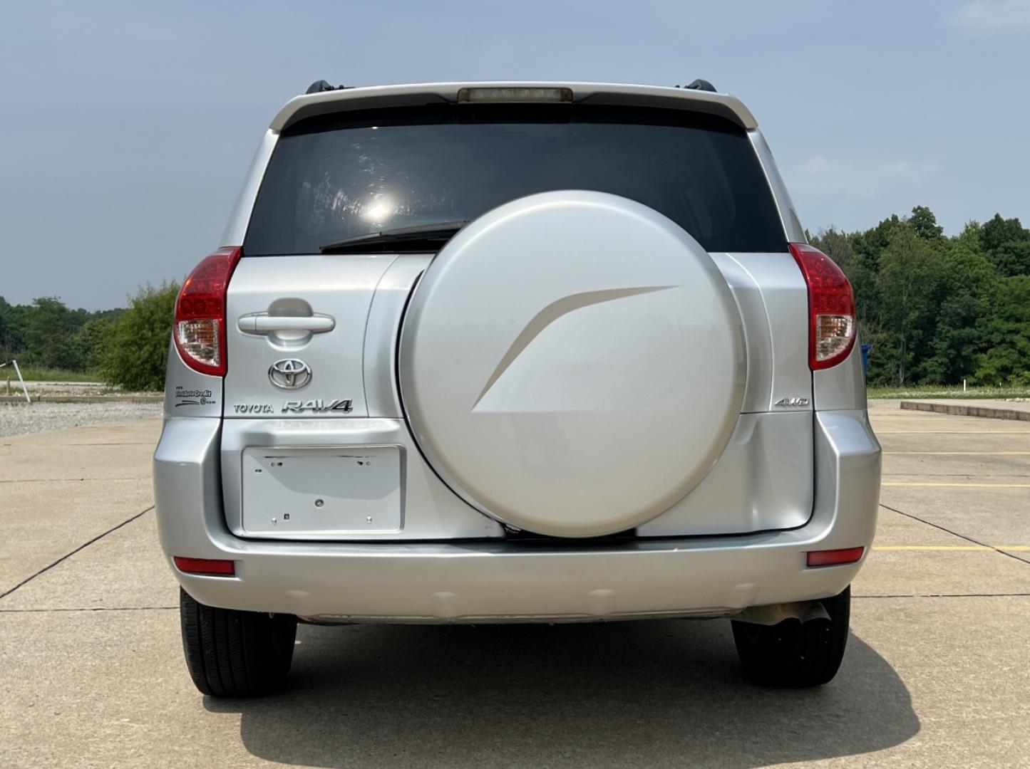 2008 SILVER /Gray Cloth Toyota RAV4 Limited I4 4WD (JTMBD31V386) with an 2.4L 4 Cyl. engine, Automatic transmission, located at 506 S. Kingshighway, Cape Girardeau, MO, 63703, (573) 235-5000, 37.294994, -89.556206 - 2008 Toyota RAV4 Limited 179xxx miles All Wheel Drive 2.4L 4 Cyl. Automatic Navigation Power Driver Seat Bluetooth Cruise Power Windows/Locks/Mirrors We have financing available and we accept trades! Fill out a credit application on our website or come by today! If you have any questions, - Photo#10