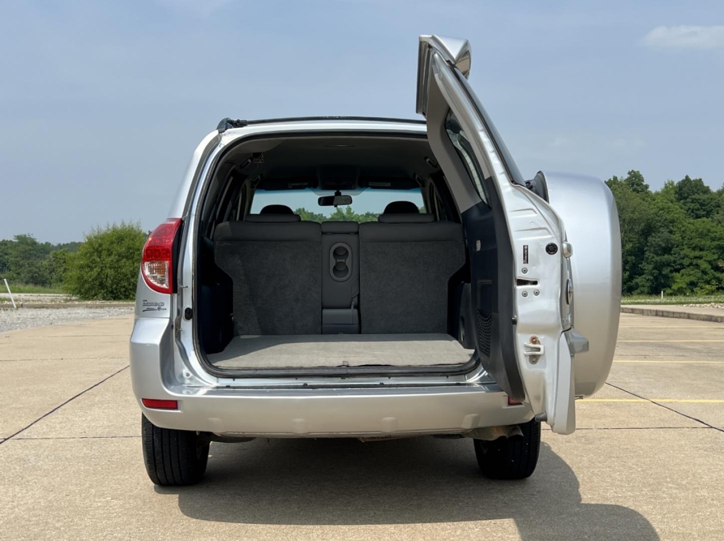 2008 SILVER /Gray Cloth Toyota RAV4 Limited I4 4WD (JTMBD31V386) with an 2.4L 4 Cyl. engine, Automatic transmission, located at 506 S. Kingshighway, Cape Girardeau, MO, 63703, (573) 235-5000, 37.294994, -89.556206 - 2008 Toyota RAV4 Limited 179xxx miles All Wheel Drive 2.4L 4 Cyl. Automatic Navigation Power Driver Seat Bluetooth Cruise Power Windows/Locks/Mirrors We have financing available and we accept trades! Fill out a credit application on our website or come by today! If you have any questions, - Photo#18
