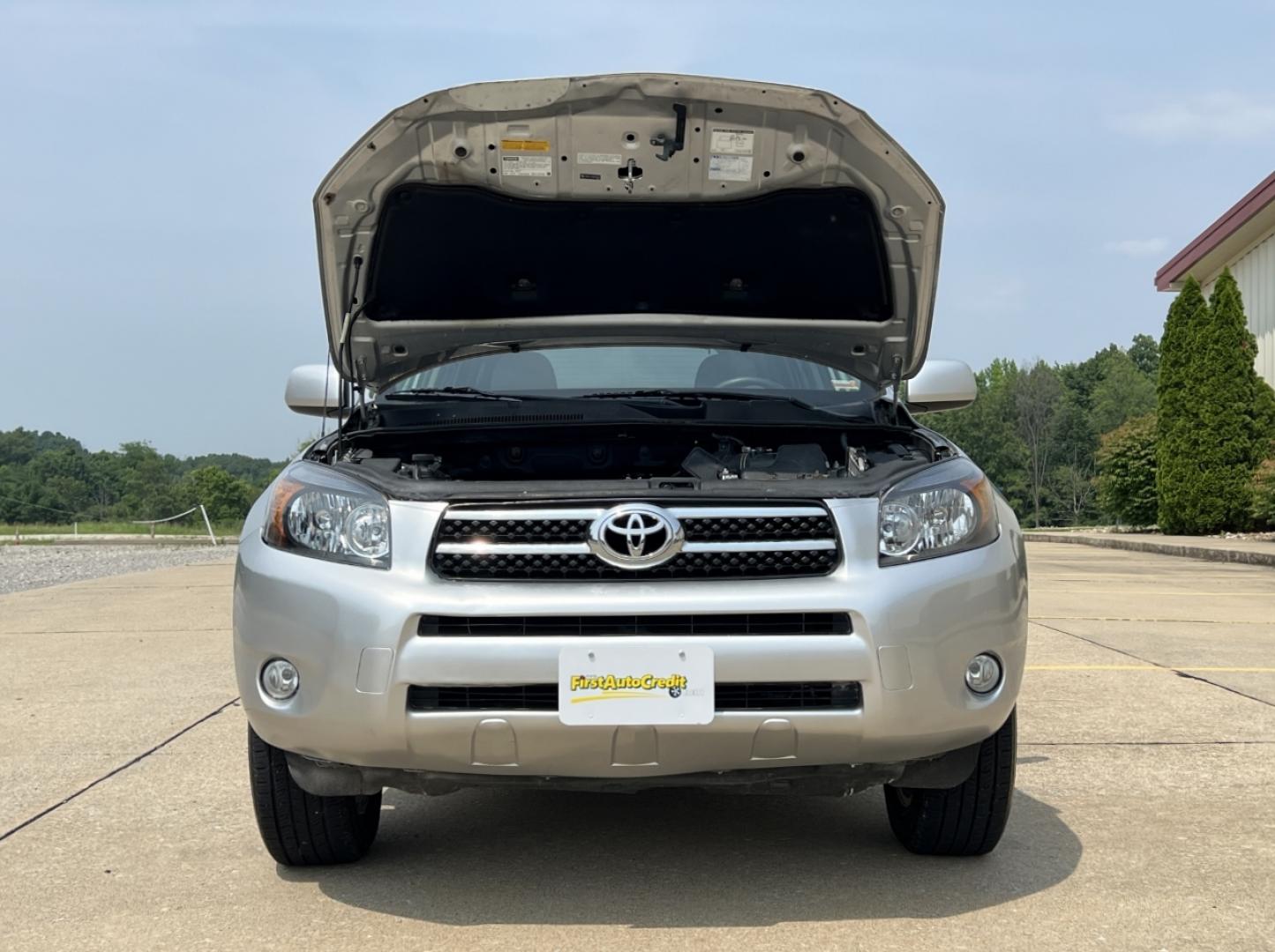 2008 SILVER /Gray Cloth Toyota RAV4 Limited I4 4WD (JTMBD31V386) with an 2.4L 4 Cyl. engine, Automatic transmission, located at 506 S. Kingshighway, Cape Girardeau, MO, 63703, (573) 235-5000, 37.294994, -89.556206 - 2008 Toyota RAV4 Limited 179xxx miles All Wheel Drive 2.4L 4 Cyl. Automatic Navigation Power Driver Seat Bluetooth Cruise Power Windows/Locks/Mirrors We have financing available and we accept trades! Fill out a credit application on our website or come by today! If you have any questions, - Photo#30