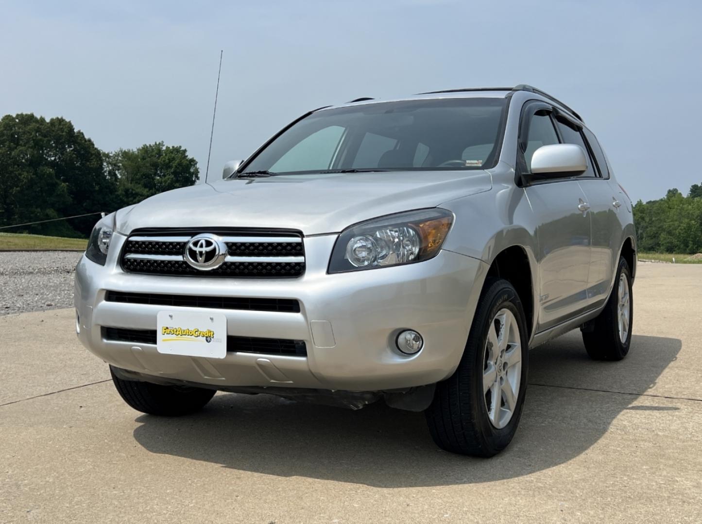 2008 SILVER /Gray Cloth Toyota RAV4 Limited I4 4WD (JTMBD31V386) with an 2.4L 4 Cyl. engine, Automatic transmission, located at 506 S. Kingshighway, Cape Girardeau, MO, 63703, (573) 235-5000, 37.294994, -89.556206 - 2008 Toyota RAV4 Limited 179xxx miles All Wheel Drive 2.4L 4 Cyl. Automatic Navigation Power Driver Seat Bluetooth Cruise Power Windows/Locks/Mirrors We have financing available and we accept trades! Fill out a credit application on our website or come by today! If you have any questions, - Photo#5