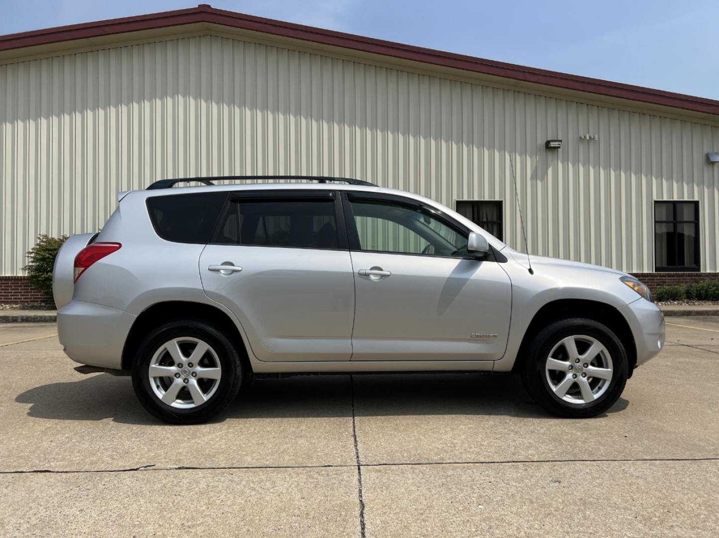 2008 SILVER /Gray Cloth Toyota RAV4 Limited I4 4WD (JTMBD31V386) with an 2.4L 4 Cyl. engine, Automatic transmission, located at 506 S. Kingshighway, Cape Girardeau, MO, 63703, (573) 235-5000, 37.294994, -89.556206 - 2008 Toyota RAV4 Limited 179xxx miles All Wheel Drive 2.4L 4 Cyl. Automatic Navigation Power Driver Seat Bluetooth Cruise Power Windows/Locks/Mirrors We have financing available and we accept trades! Fill out a credit application on our website or come by today! If you have any questions, - Photo#7