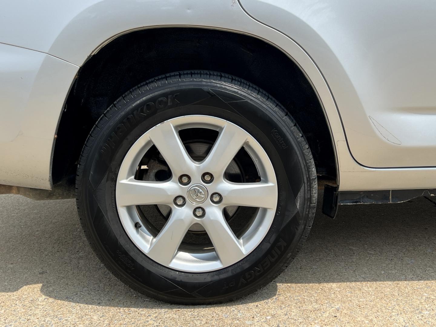 2008 SILVER /Gray Cloth Toyota RAV4 Limited I4 4WD (JTMBD31V386) with an 2.4L 4 Cyl. engine, Automatic transmission, located at 506 S. Kingshighway, Cape Girardeau, MO, 63703, (573) 235-5000, 37.294994, -89.556206 - 2008 Toyota RAV4 Limited 179xxx miles All Wheel Drive 2.4L 4 Cyl. Automatic Navigation Power Driver Seat Bluetooth Cruise Power Windows/Locks/Mirrors We have financing available and we accept trades! Fill out a credit application on our website or come by today! If you have any questions, - Photo#35