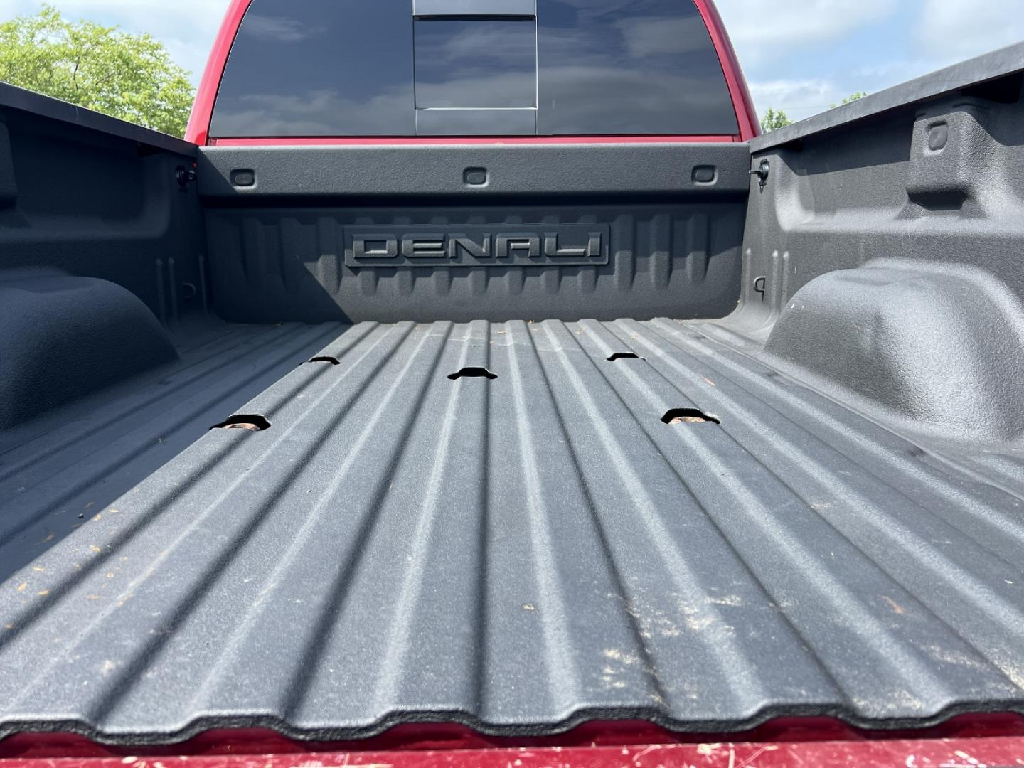 2018 MAROON /Tan Leather GMC Sierra 2500HD Denali Crew Cab 4WD (1GT12UEY8JF) with an 6.6L V8 DIESEL engine, Automatic transmission, located at 2990 Old Orchard Rd., Jackson, MO, 63755, 37.354214, -89.612106 - 2018 GMC Sierra 2500HD Denali 117xxx miles 4x4 6.6L V8 Diesel Automatic Leather Navigation Power/Heated/Cooled Seats Backup Camera Bluetooth Remote Start Cruise Power Windows/Locks/Mirrors We have financing available and we accept trades! Fill out a credit application on our website or - Photo#22