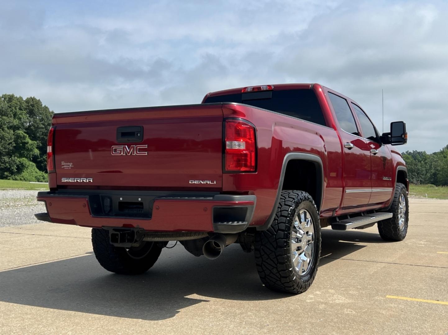 2018 MAROON /Tan Leather GMC Sierra 2500HD Denali Crew Cab 4WD (1GT12UEY8JF) with an 6.6L V8 DIESEL engine, Automatic transmission, located at 2990 Old Orchard Rd., Jackson, MO, 63755, 37.354214, -89.612106 - 2018 GMC Sierra 2500HD Denali 117xxx miles 4x4 6.6L V8 Diesel Automatic Leather Navigation Power/Heated/Cooled Seats Backup Camera Bluetooth Remote Start Cruise Power Windows/Locks/Mirrors We have financing available and we accept trades! Fill out a credit application on our website or - Photo#11