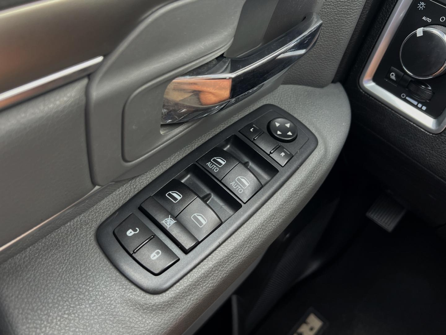 2020 GRAY /Gray Cloth RAM 1500 Classic Classic SLT Crew Cab LWB 4WD (1C6RR7TT8LS) with an 5.7L V8 engine, Automatic transmission, located at 2990 Old Orchard Rd., Jackson, MO, 63755, 37.354214, -89.612106 - 2020 Ram 1500 Classic SLT 95xxx miles 4x4 5.7L V8 Automatic Backup Camera Bluetooth Cruise Power Windows/Locks/Mirrors We have financing available and we accept trades! Fill out a credit application on our website or come by today! If you have any questions, give us a call at (573) 204-777 - Photo#25