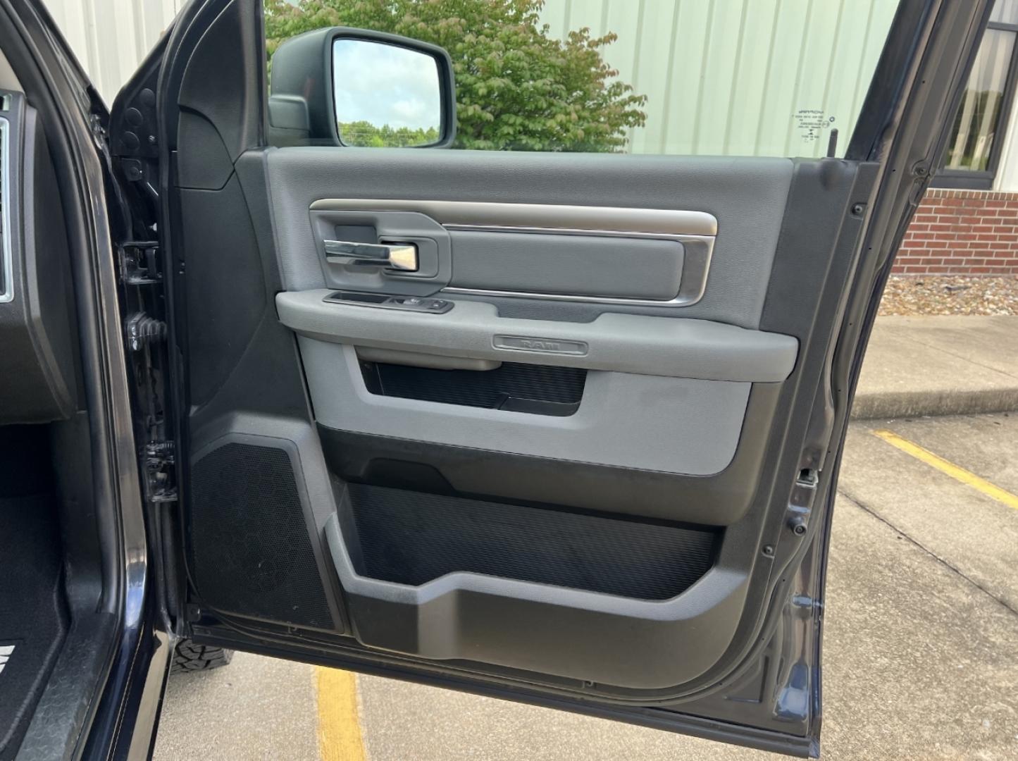2020 GRAY /Gray Cloth RAM 1500 Classic Classic SLT Crew Cab LWB 4WD (1C6RR7TT8LS) with an 5.7L V8 engine, Automatic transmission, located at 2990 Old Orchard Rd., Jackson, MO, 63755, 37.354214, -89.612106 - 2020 Ram 1500 Classic SLT 95xxx miles 4x4 5.7L V8 Automatic Backup Camera Bluetooth Cruise Power Windows/Locks/Mirrors We have financing available and we accept trades! Fill out a credit application on our website or come by today! If you have any questions, give us a call at (573) 204-777 - Photo#13