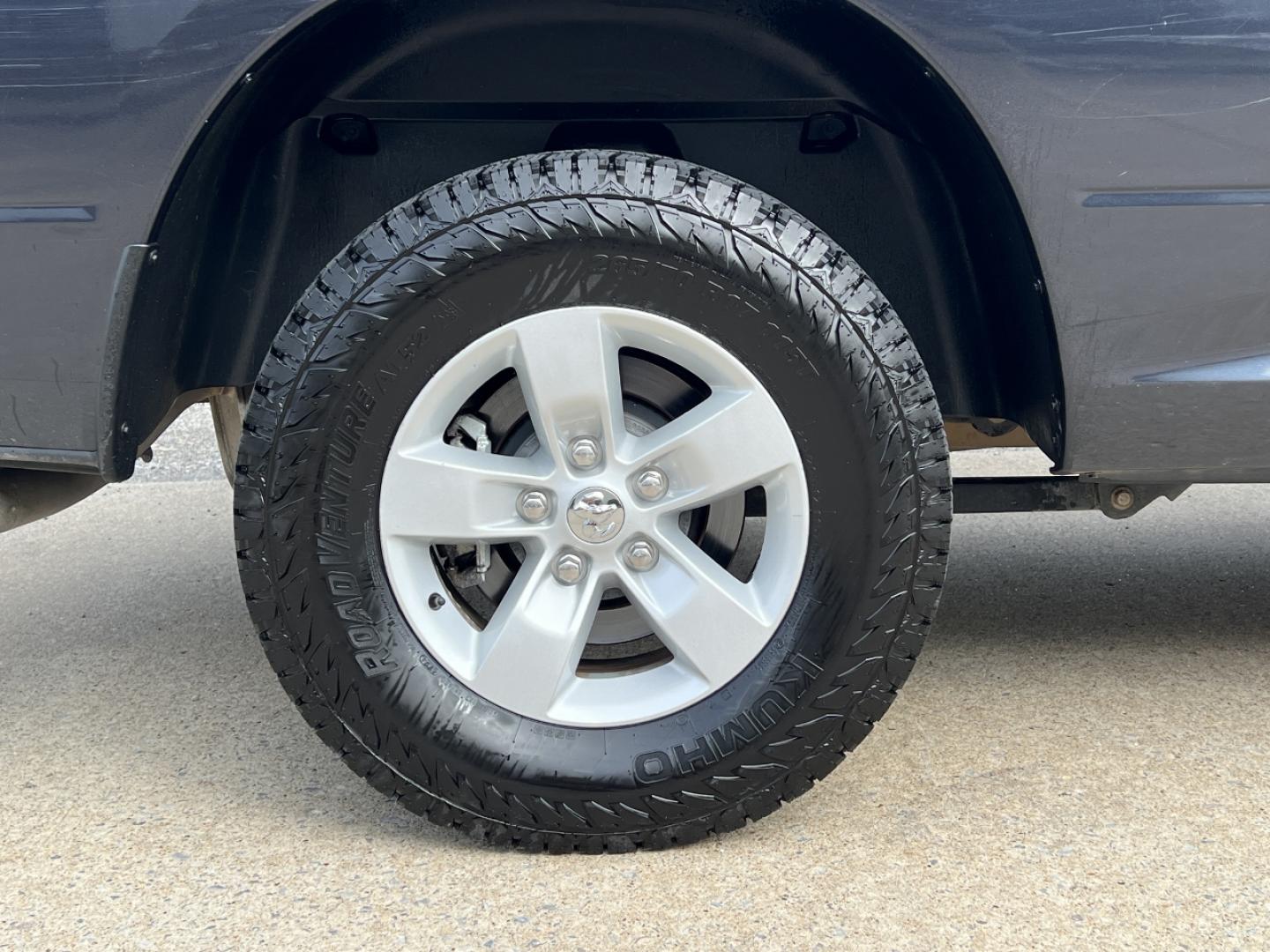2020 GRAY /Gray Cloth RAM 1500 Classic Classic SLT Crew Cab LWB 4WD (1C6RR7TT8LS) with an 5.7L V8 engine, Automatic transmission, located at 2990 Old Orchard Rd., Jackson, MO, 63755, 37.354214, -89.612106 - 2020 Ram 1500 Classic SLT 95xxx miles 4x4 5.7L V8 Automatic Backup Camera Bluetooth Cruise Power Windows/Locks/Mirrors We have financing available and we accept trades! Fill out a credit application on our website or come by today! If you have any questions, give us a call at (573) 204-777 - Photo#33