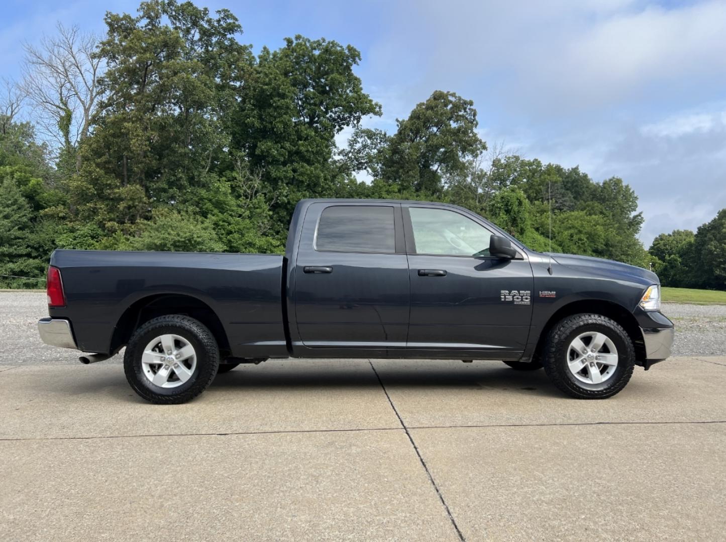 2020 GRAY /Gray Cloth RAM 1500 Classic Classic SLT Crew Cab LWB 4WD (1C6RR7TT8LS) with an 5.7L V8 engine, Automatic transmission, located at 2990 Old Orchard Rd., Jackson, MO, 63755, 37.354214, -89.612106 - 2020 Ram 1500 Classic SLT 95xxx miles 4x4 5.7L V8 Automatic Backup Camera Bluetooth Cruise Power Windows/Locks/Mirrors We have financing available and we accept trades! Fill out a credit application on our website or come by today! If you have any questions, give us a call at (573) 204-777 - Photo#6