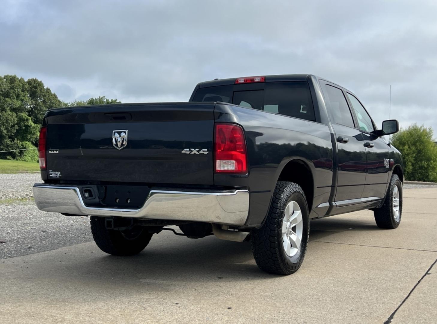 2020 GRAY /Gray Cloth RAM 1500 Classic Classic SLT Crew Cab LWB 4WD (1C6RR7TT8LS) with an 5.7L V8 engine, Automatic transmission, located at 2990 Old Orchard Rd., Jackson, MO, 63755, 37.354214, -89.612106 - 2020 Ram 1500 Classic SLT 95xxx miles 4x4 5.7L V8 Automatic Backup Camera Bluetooth Cruise Power Windows/Locks/Mirrors We have financing available and we accept trades! Fill out a credit application on our website or come by today! If you have any questions, give us a call at (573) 204-777 - Photo#7
