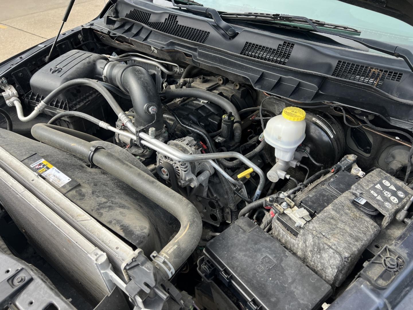 2020 GRAY /Gray Cloth RAM 1500 Classic Classic SLT Crew Cab LWB 4WD (1C6RR7TT8LS) with an 5.7L V8 engine, Automatic transmission, located at 2990 Old Orchard Rd., Jackson, MO, 63755, 37.354214, -89.612106 - 2020 Ram 1500 Classic SLT 95xxx miles 4x4 5.7L V8 Automatic Backup Camera Bluetooth Cruise Power Windows/Locks/Mirrors We have financing available and we accept trades! Fill out a credit application on our website or come by today! If you have any questions, give us a call at (573) 204-777 - Photo#29