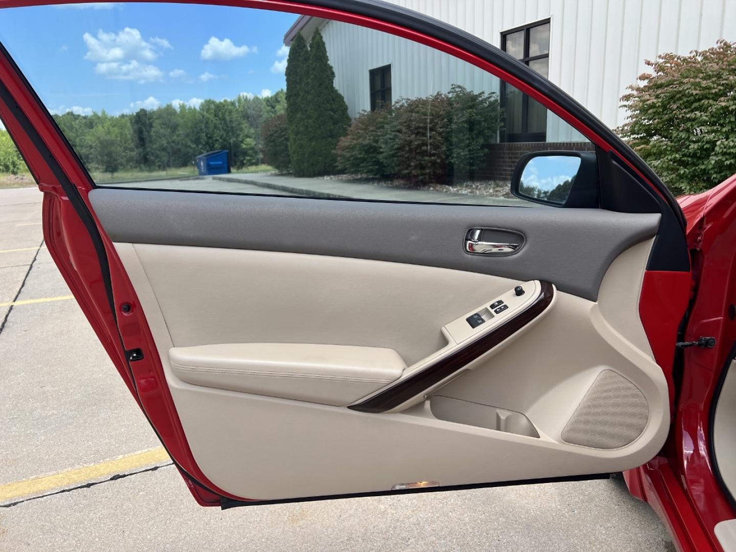 2010 RED /Tan Leather Nissan Altima 2.5 S (1N4AL2EP5AC) with an 2.5L 4 Cyl. engine, Automatic transmission, located at 2990 Old Orchard Rd., Jackson, MO, 63755, 37.354214, -89.612106 - 2010 Nissan Altima S 202xxx miles Front Wheel Drive 2.5L 4 Cyl. Automatic Leather Power Driver Seat Heated Seats Backup Camera Sunroof Cruise Power Windows/Locks/Mirrors We have financing available and we accept trades! Fill out a credit application on our website or come by today! If y - Photo#13