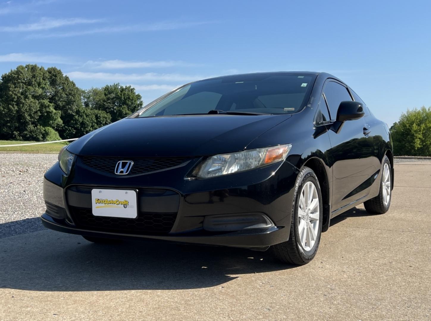 2012 BLACK /Gray Cloth Honda Civic EX (2HGFG3B84CH) with an 1.8L 4 Cyl. engine, Automatic transmission, located at 2990 Old Orchard Rd., Jackson, MO, 63755, 37.354214, -89.612106 - 2012 Honda Civic EX 155xxx miles Front Wheel Drive 1.8L 4 Cyl. Automatic Sunroof Bluetooth Cruise Power Windows/Locks/Mirrors We have financing available and we accept trades! Fill out a credit application on our website or come by today! If you have any questions, give us a call at (573) - Photo#3
