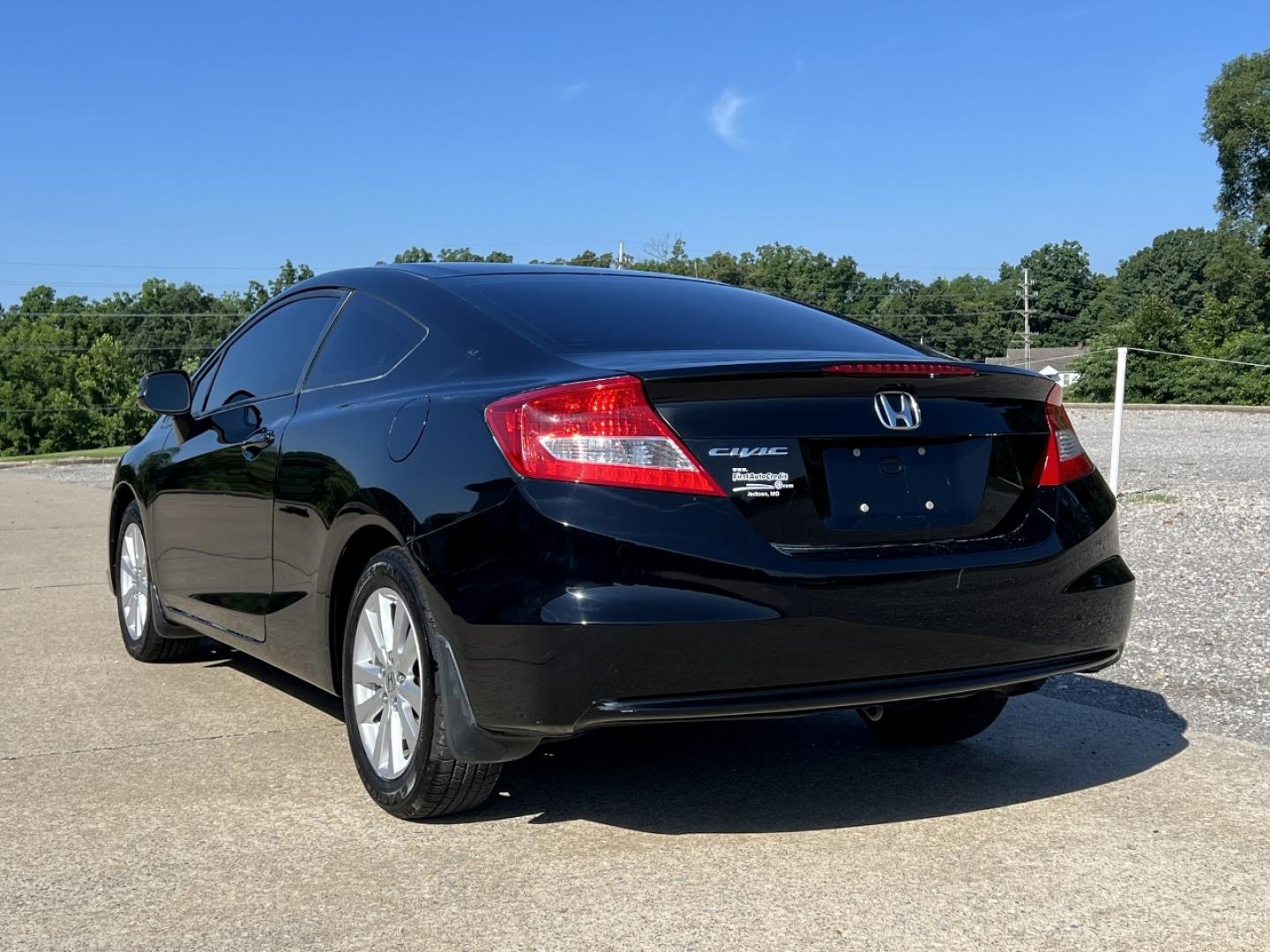 2012 BLACK /Gray Cloth Honda Civic EX (2HGFG3B84CH) with an 1.8L 4 Cyl. engine, Automatic transmission, located at 2990 Old Orchard Rd., Jackson, MO, 63755, 37.354214, -89.612106 - 2012 Honda Civic EX 155xxx miles Front Wheel Drive 1.8L 4 Cyl. Automatic Sunroof Bluetooth Cruise Power Windows/Locks/Mirrors We have financing available and we accept trades! Fill out a credit application on our website or come by today! If you have any questions, give us a call at (573) - Photo#7
