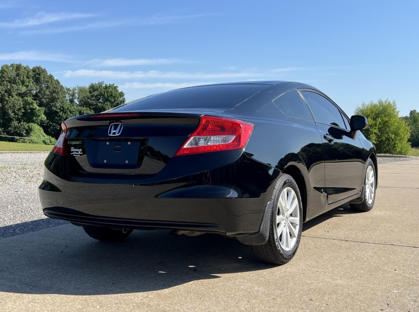 2012 BLACK /Gray Cloth Honda Civic EX (2HGFG3B84CH) with an 1.8L 4 Cyl. engine, Automatic transmission, located at 2990 Old Orchard Rd., Jackson, MO, 63755, 37.354214, -89.612106 - 2012 Honda Civic EX 155xxx miles Front Wheel Drive 1.8L 4 Cyl. Automatic Sunroof Bluetooth Cruise Power Windows/Locks/Mirrors We have financing available and we accept trades! Fill out a credit application on our website or come by today! If you have any questions, give us a call at (573) - Photo#6